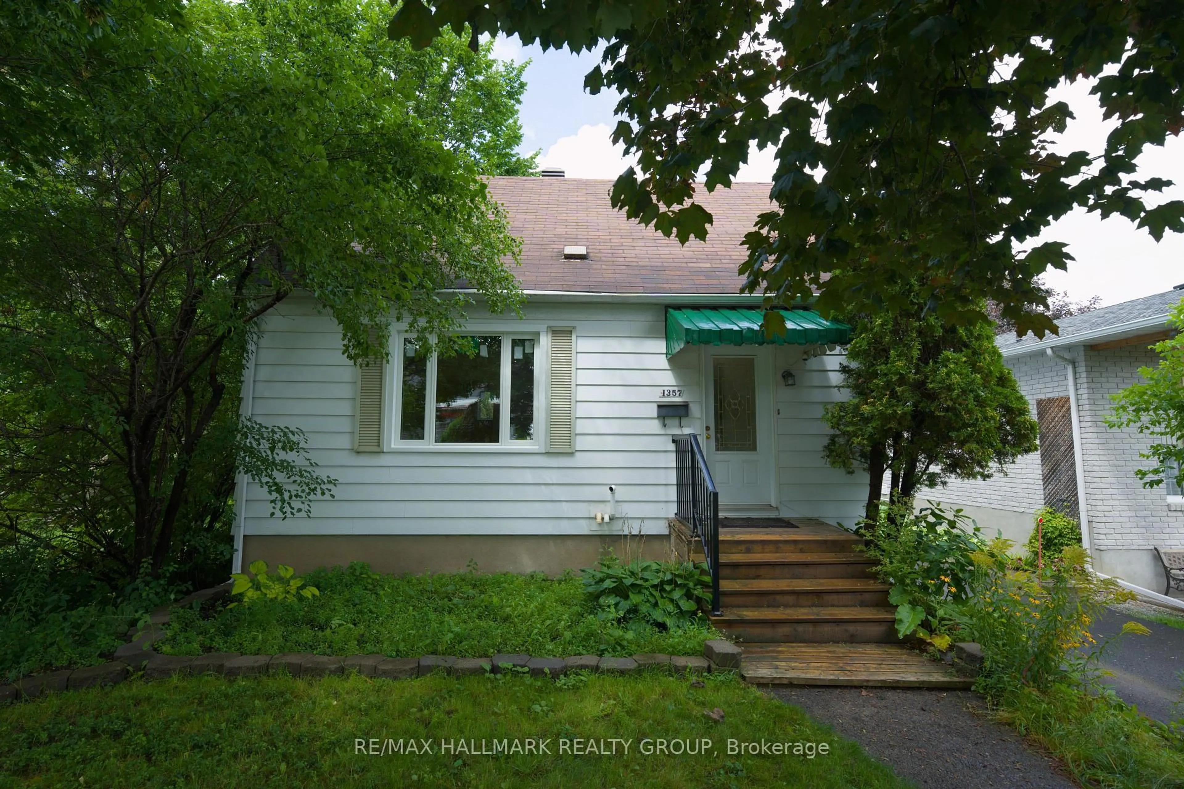 Unknown for 1357 Raven Ave, Ottawa Ontario K1Z 7Y3