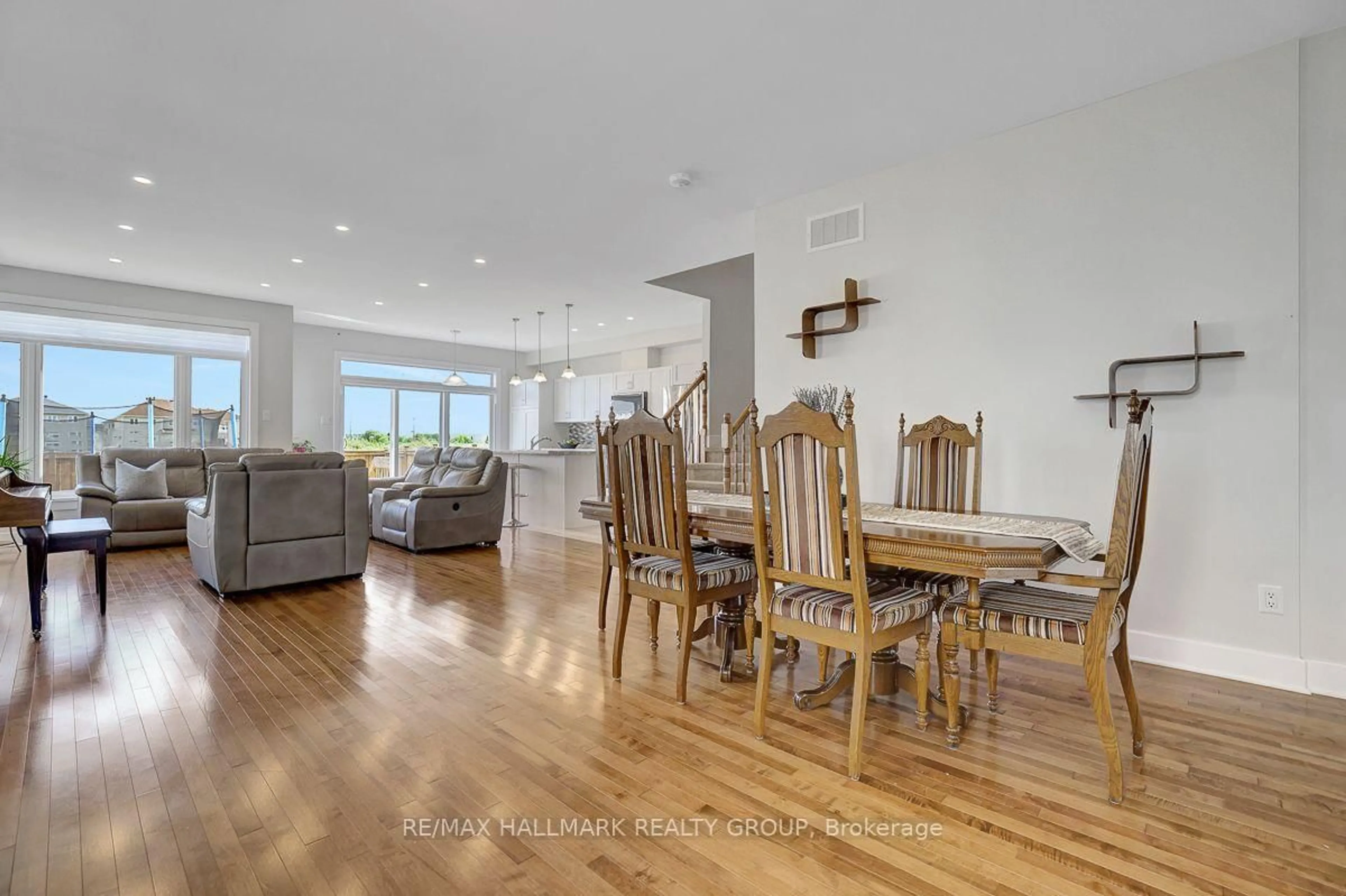 Dining room, wood/laminate floor for 46 Hurdis Way, Carleton Place Ontario K7C 0L3