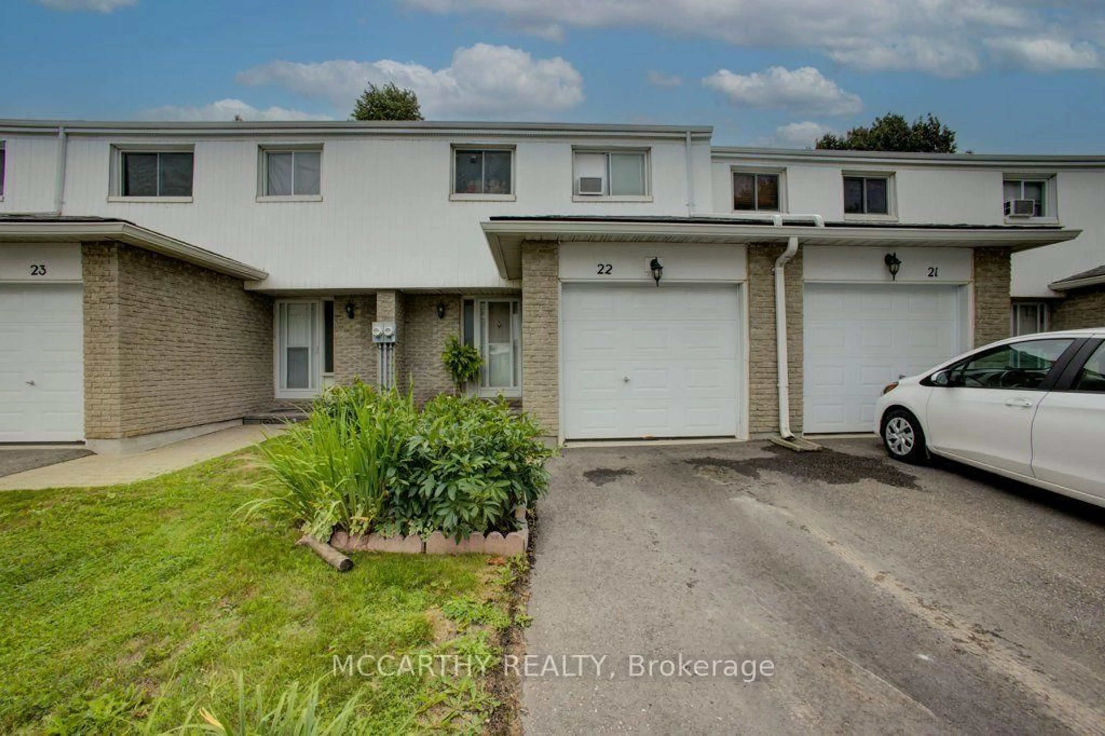 A pic from outside/outdoor area/front of a property/back of a property/a pic from drone, street for 325 William St #22, Shelburne Ontario L9V 2X6