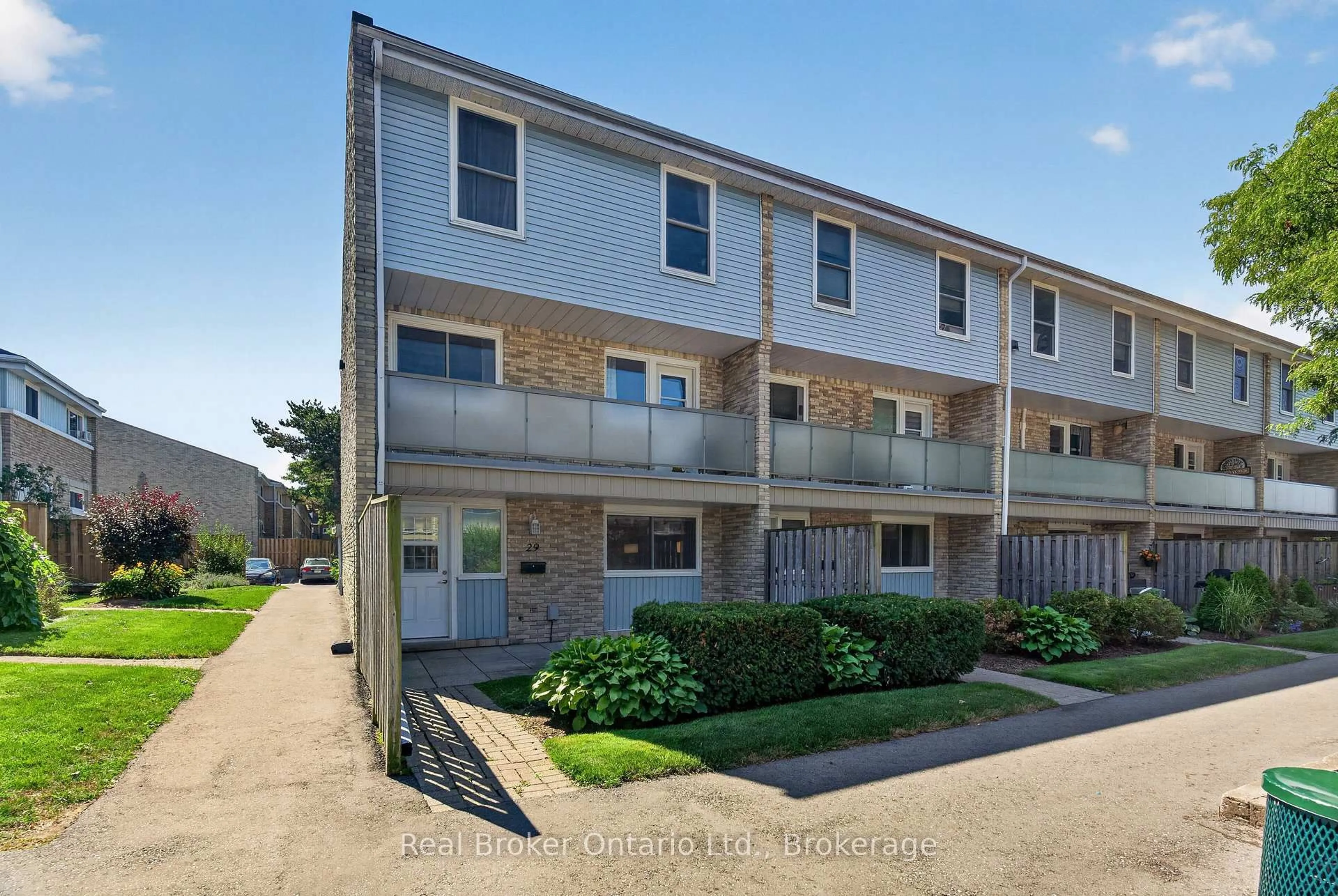 A pic from outside/outdoor area/front of a property/back of a property/a pic from drone, street for 35 Breckenridge Dr #29, Kitchener Ontario N2B 3H5