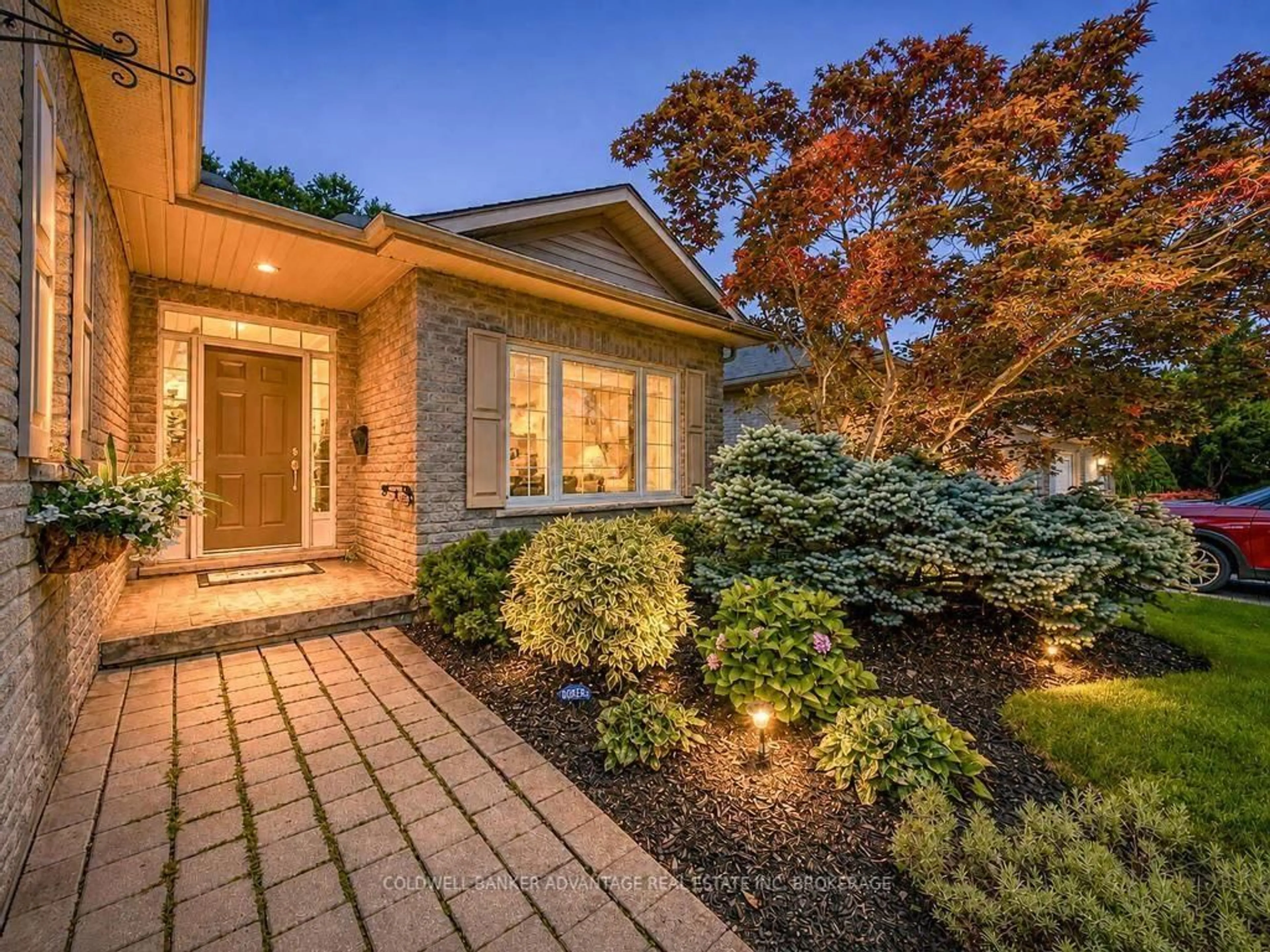 Home with brick exterior material, street for 10 Stonegate Pl, Pelham Ontario L0S 1E3