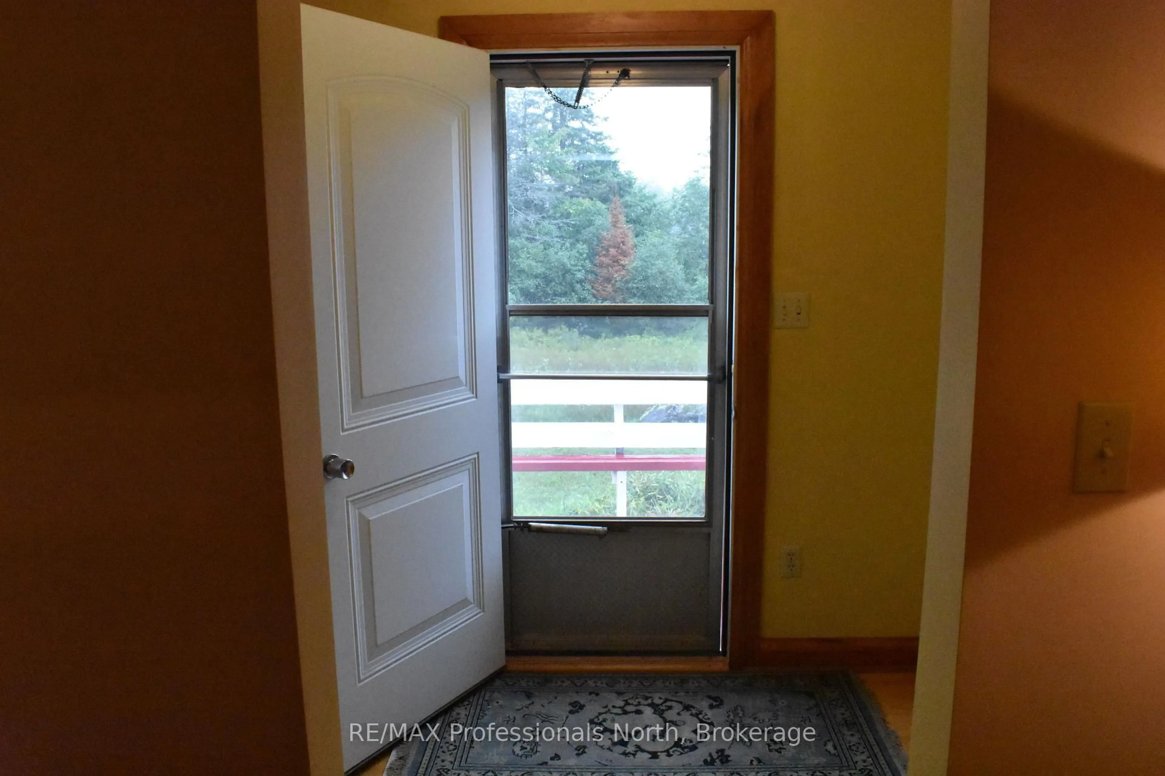 Indoor entryway for 1418 Sedgwick Rd, Minden Hills Ontario K0M 2K0