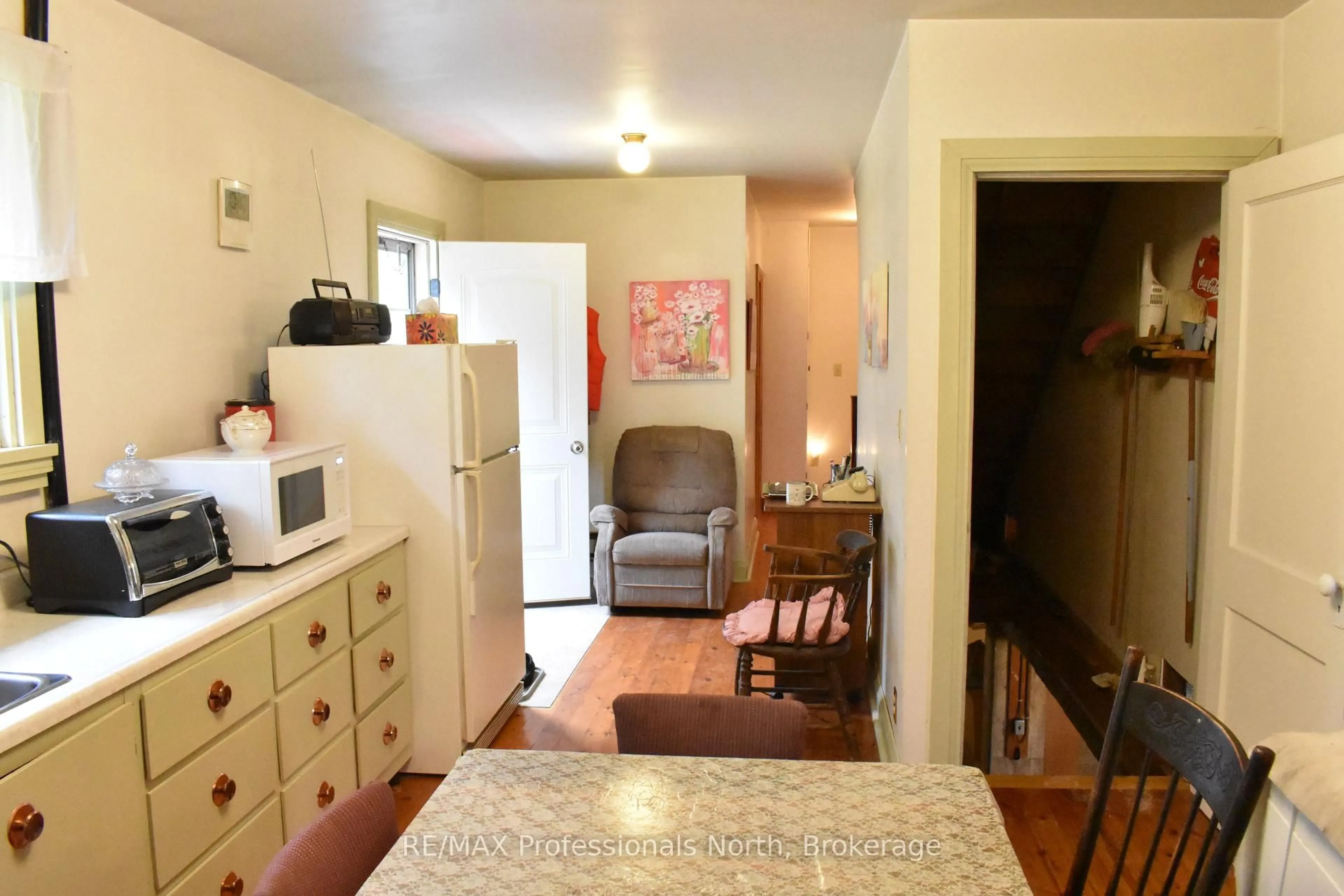 A pic of a room for 1418 Sedgwick Rd, Minden Hills Ontario K0M 2K0