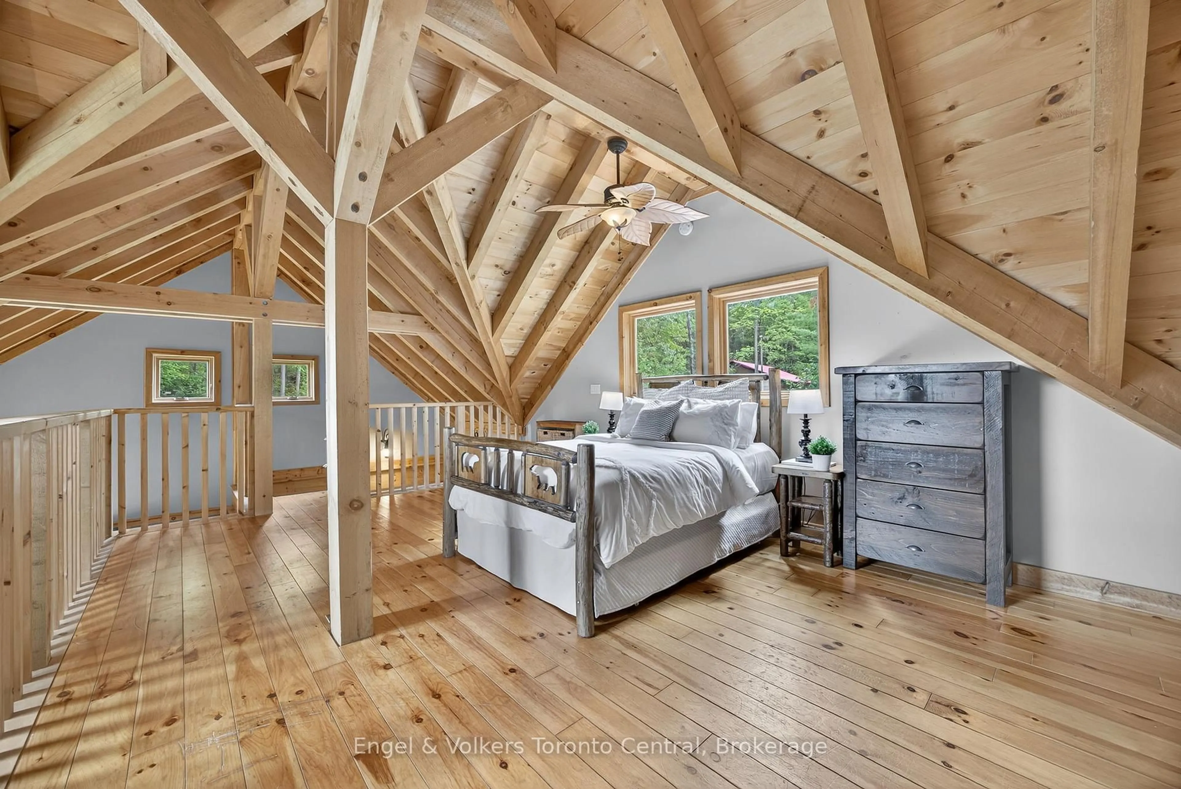 A pic of a room for 1042 Amanda Lane, Gravenhurst Ontario P1P 1R3