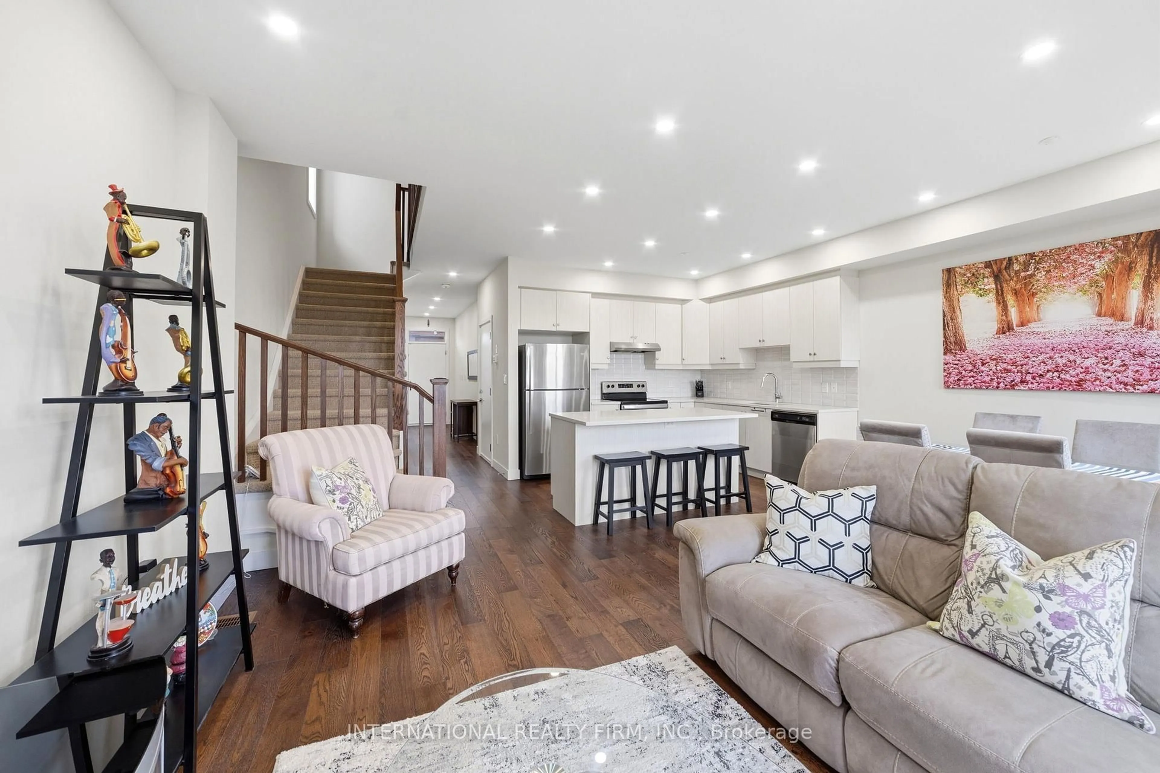 Open concept kitchen, unknown for 134 Bedrock Dr, Hamilton Ontario L8J 0K6