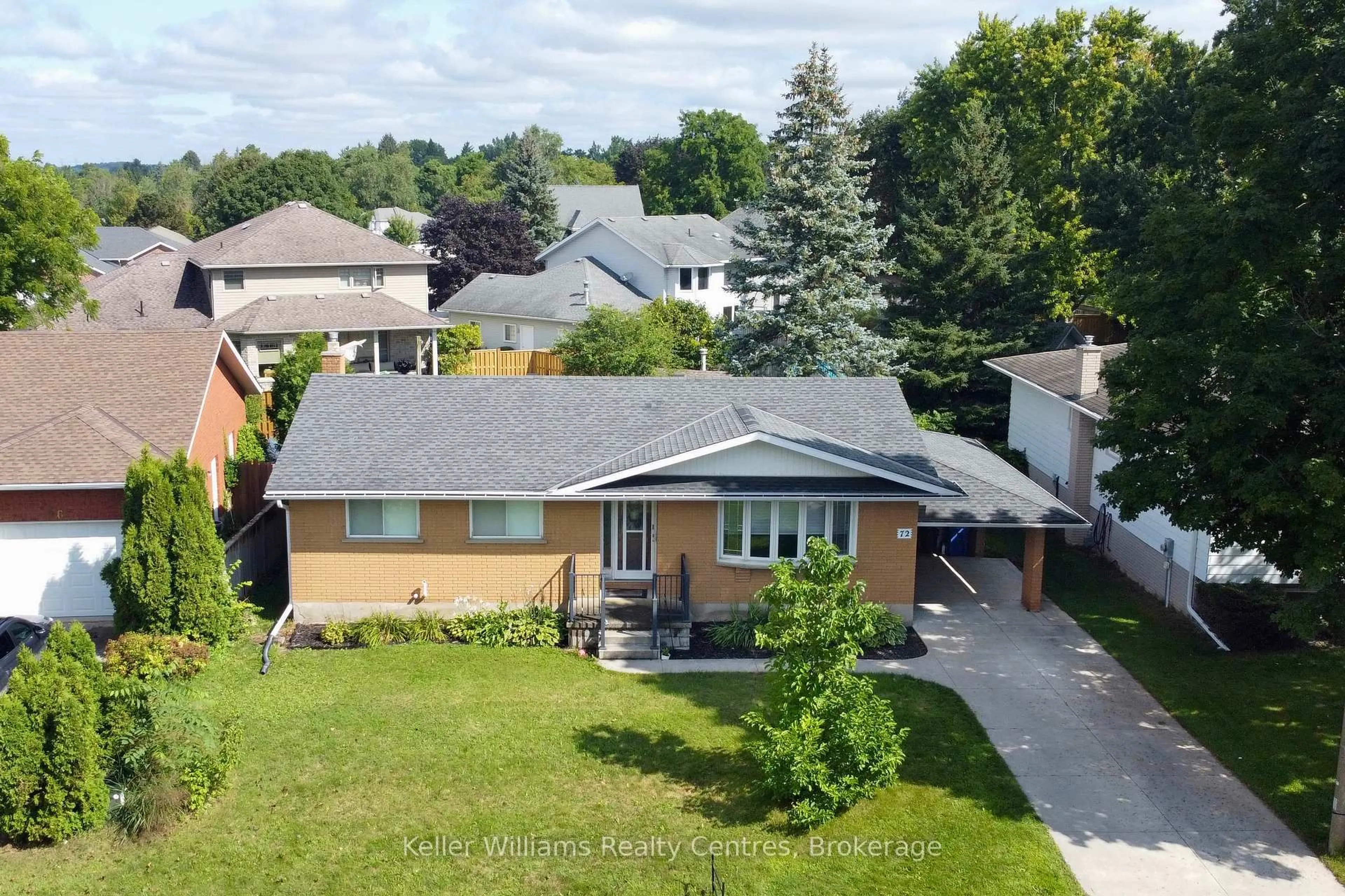 A pic from outside/outdoor area/front of a property/back of a property/a pic from drone, street for 72 3rd St, Hanover Ontario N4N 3H9