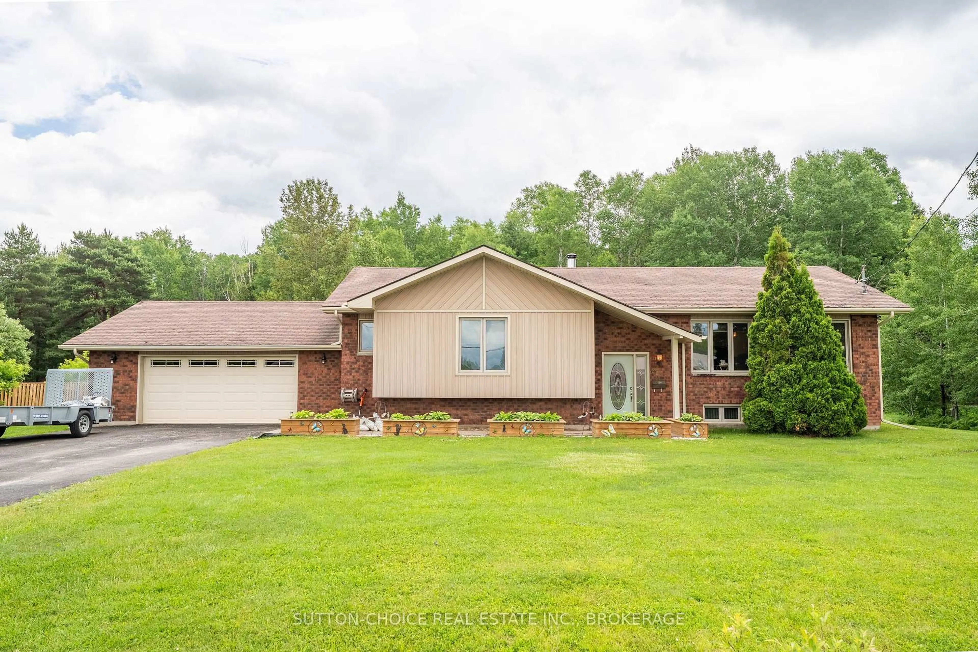 Unknown for 246 Yonge St, Bonfield Ontario P0H 1E0
