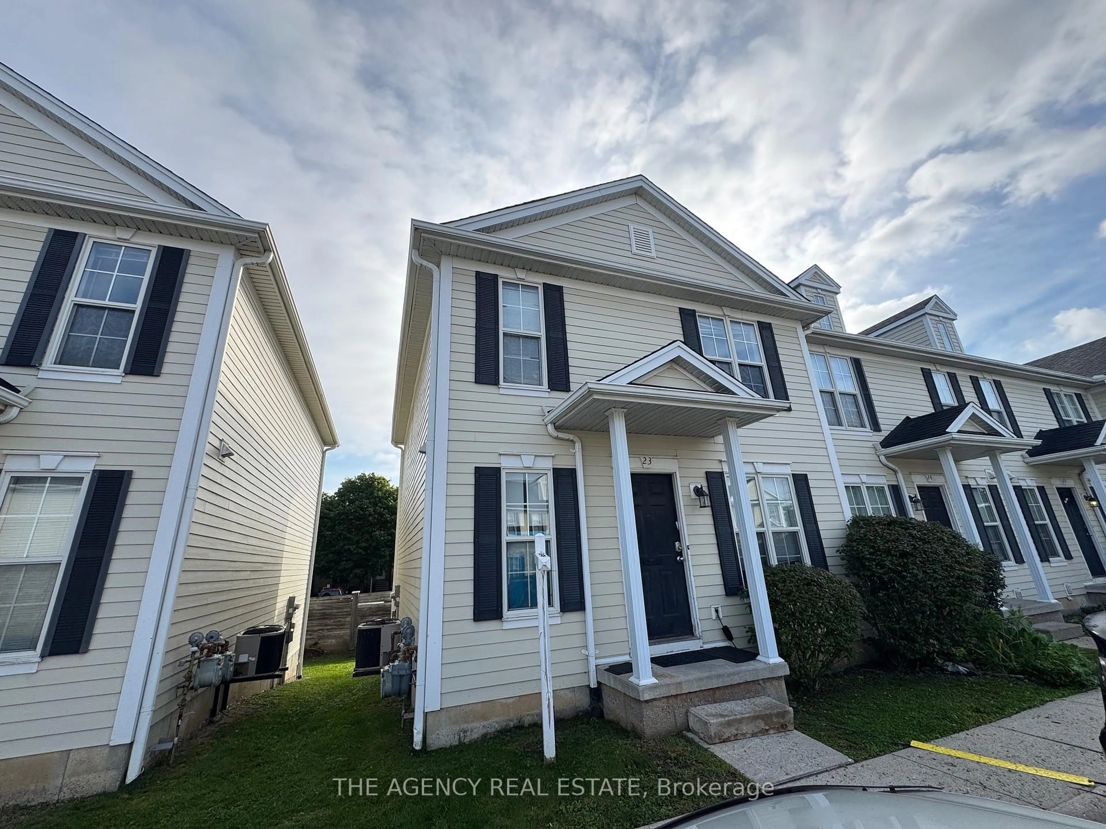 Home with vinyl exterior material, street for 600 Sarnia Rd #23, London North Ontario N6G 5M5