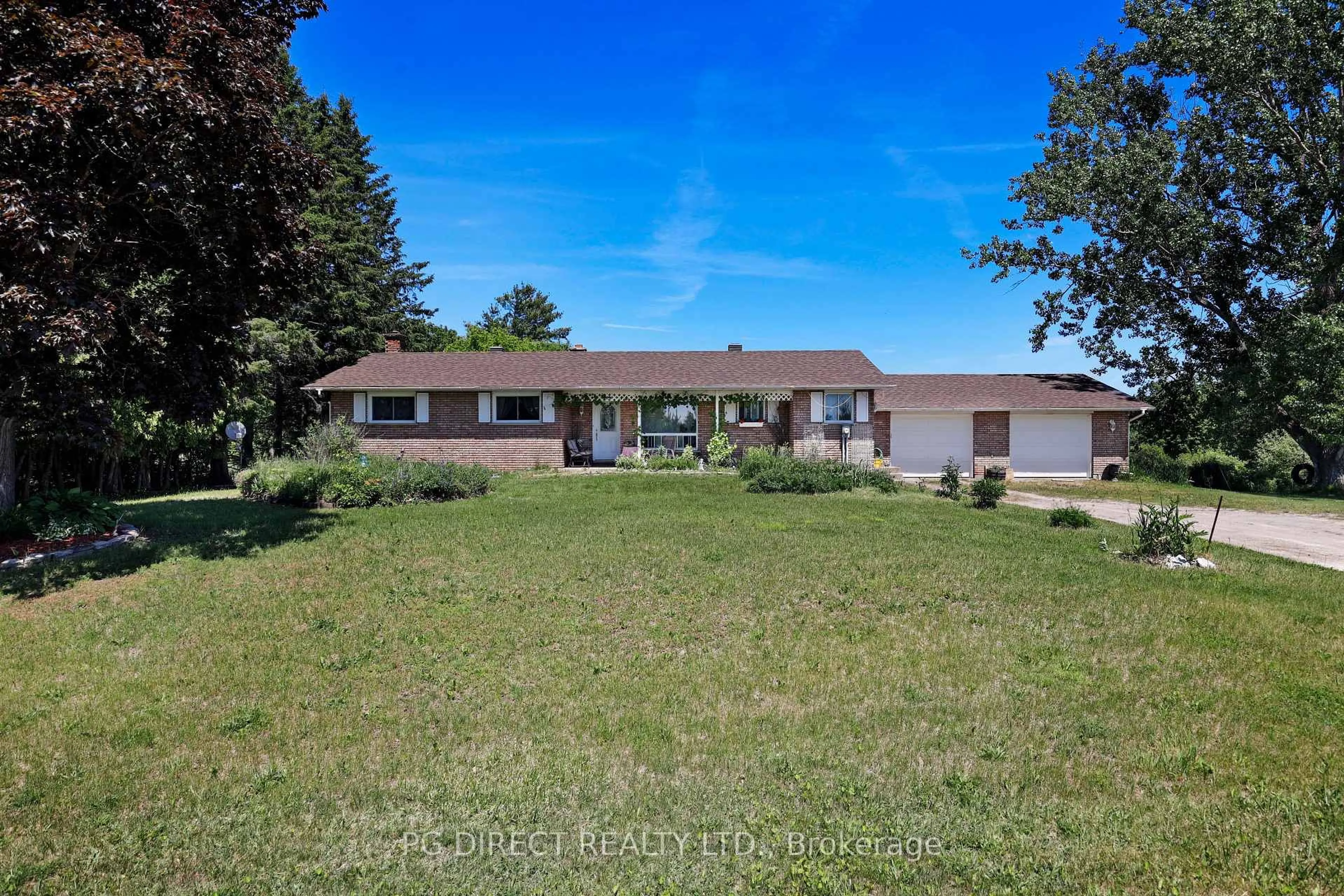 A pic from outside/outdoor area/front of a property/back of a property/a pic from drone, unknown for 2976 Stafford Third Line, Pembroke Ontario K8A 6W5