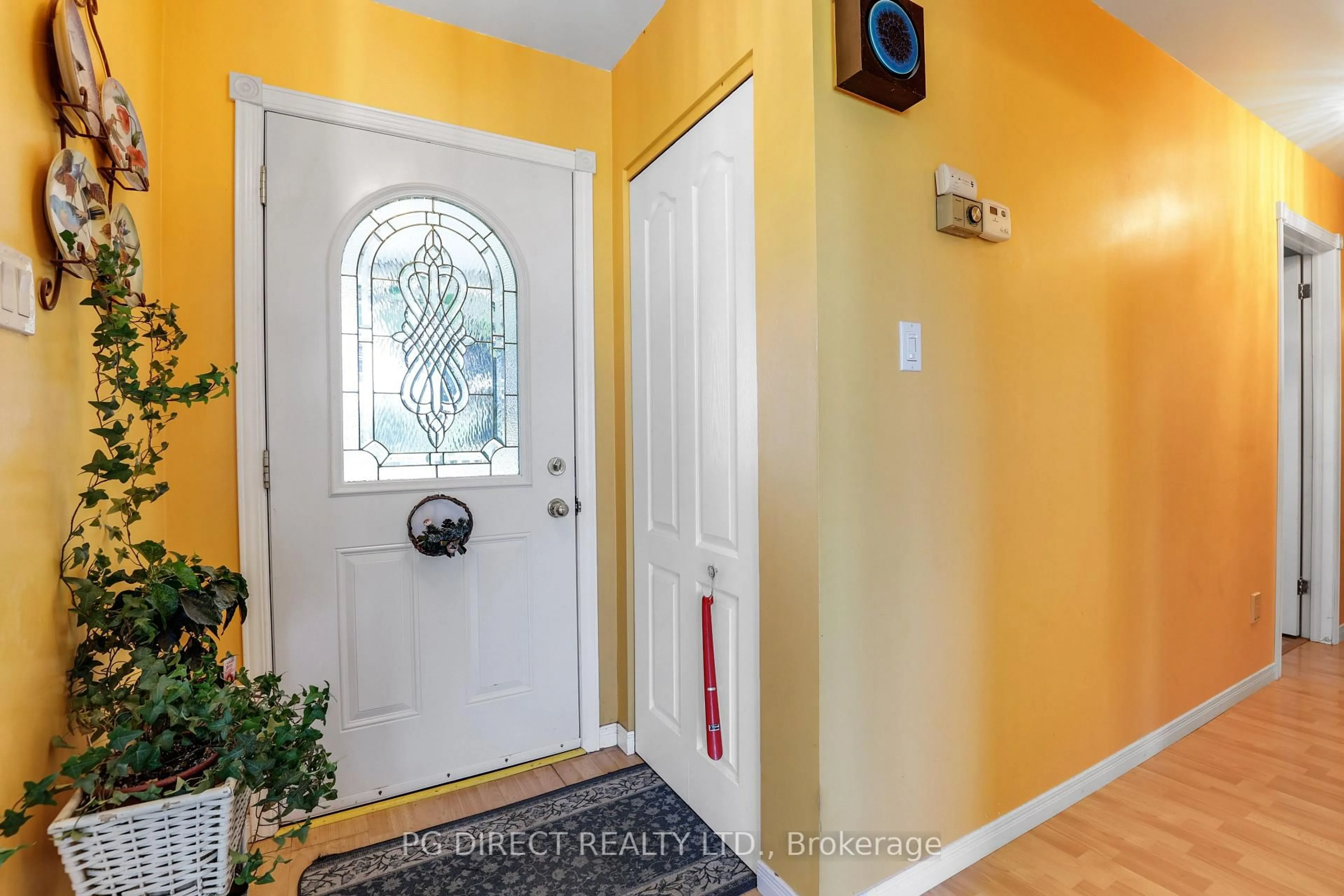 Indoor entryway for 2976 Stafford Third Line, Pembroke Ontario K8A 6W5
