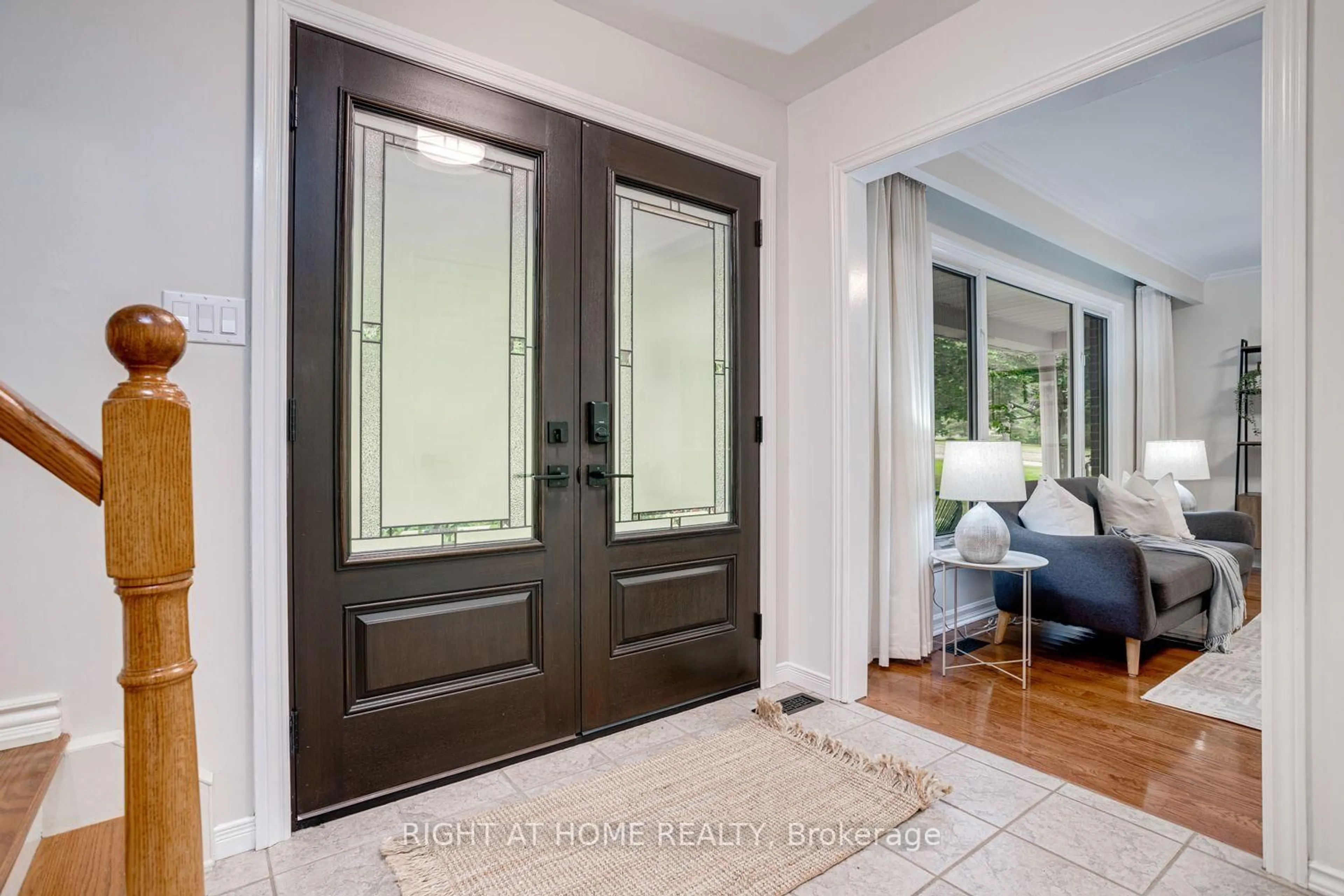 Indoor entryway for 63 Robinglade Ave, Kawartha Lakes Ontario L0C 1G0