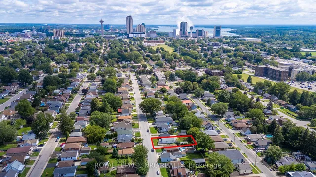 6422 Ash St, Niagara Falls 4