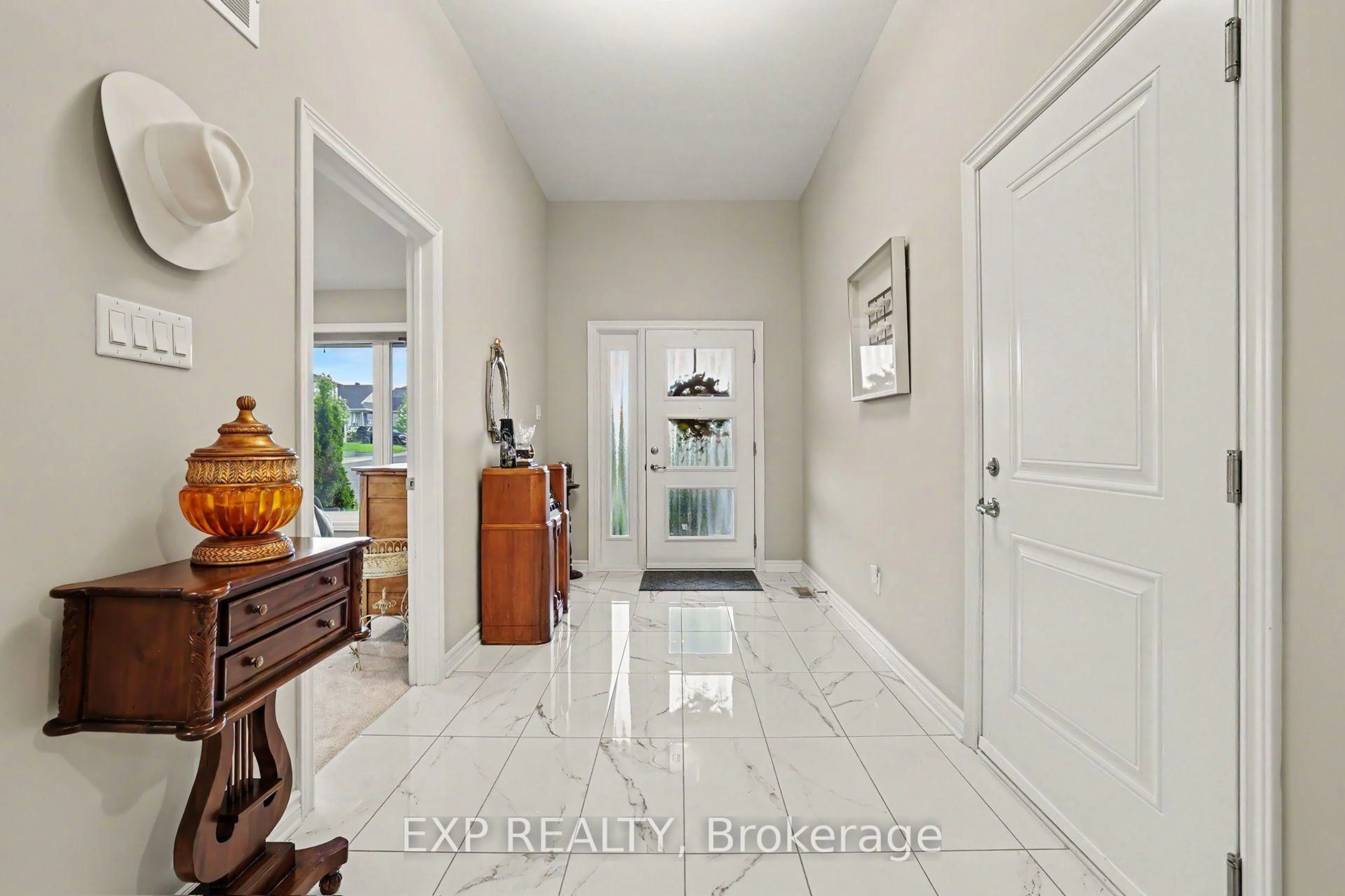 Indoor entryway for 114 Walsh St, Mississippi Mills Ontario K1A 1A0