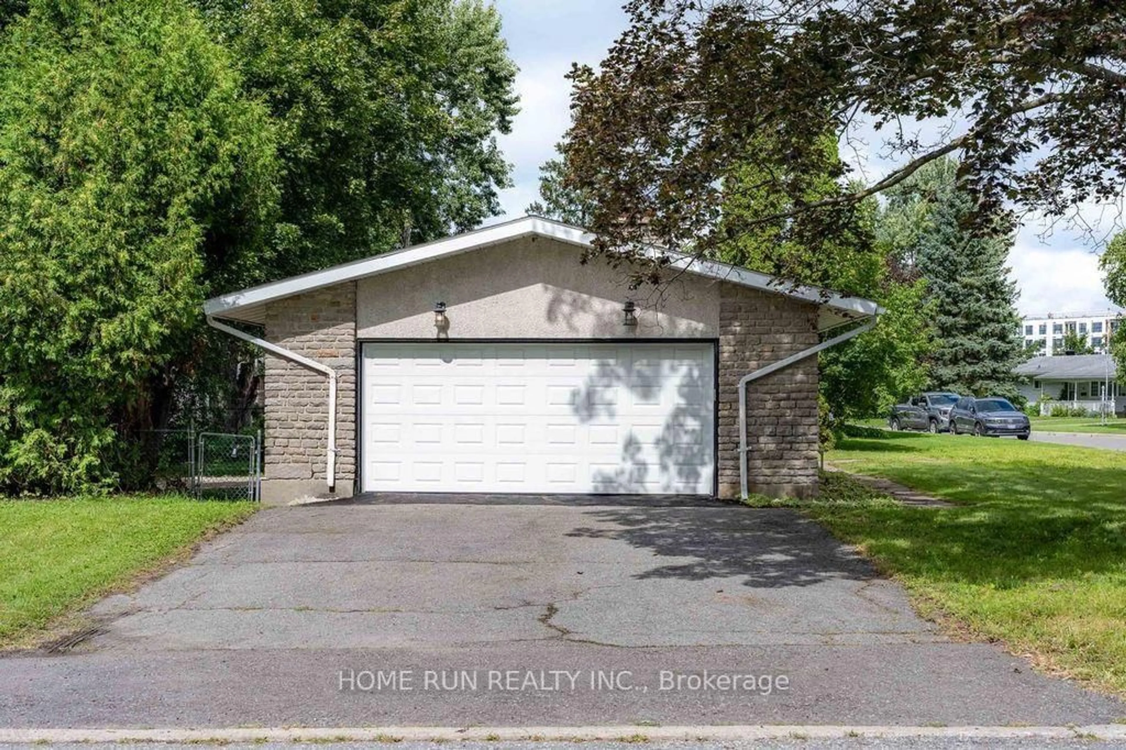 Unknown for 50 Ullswater Dr, Ottawa Ontario K2H 5H6