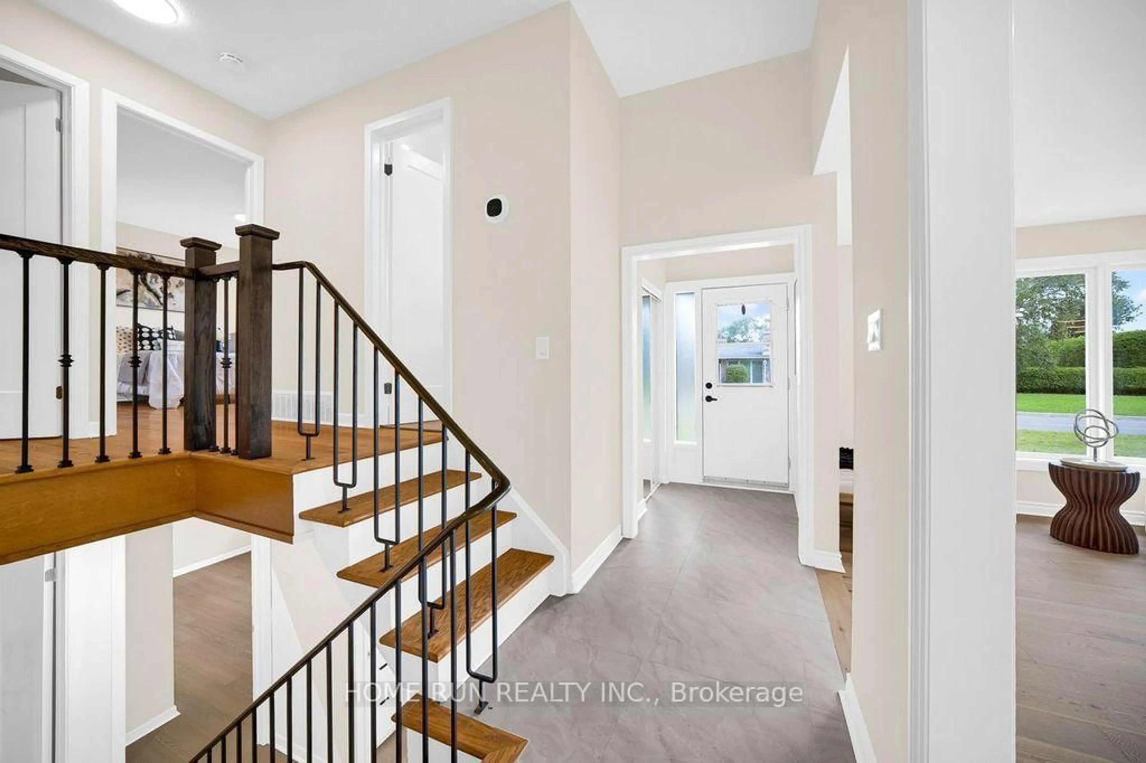 Indoor entryway for 50 Ullswater Dr, Ottawa Ontario K2H 5H6