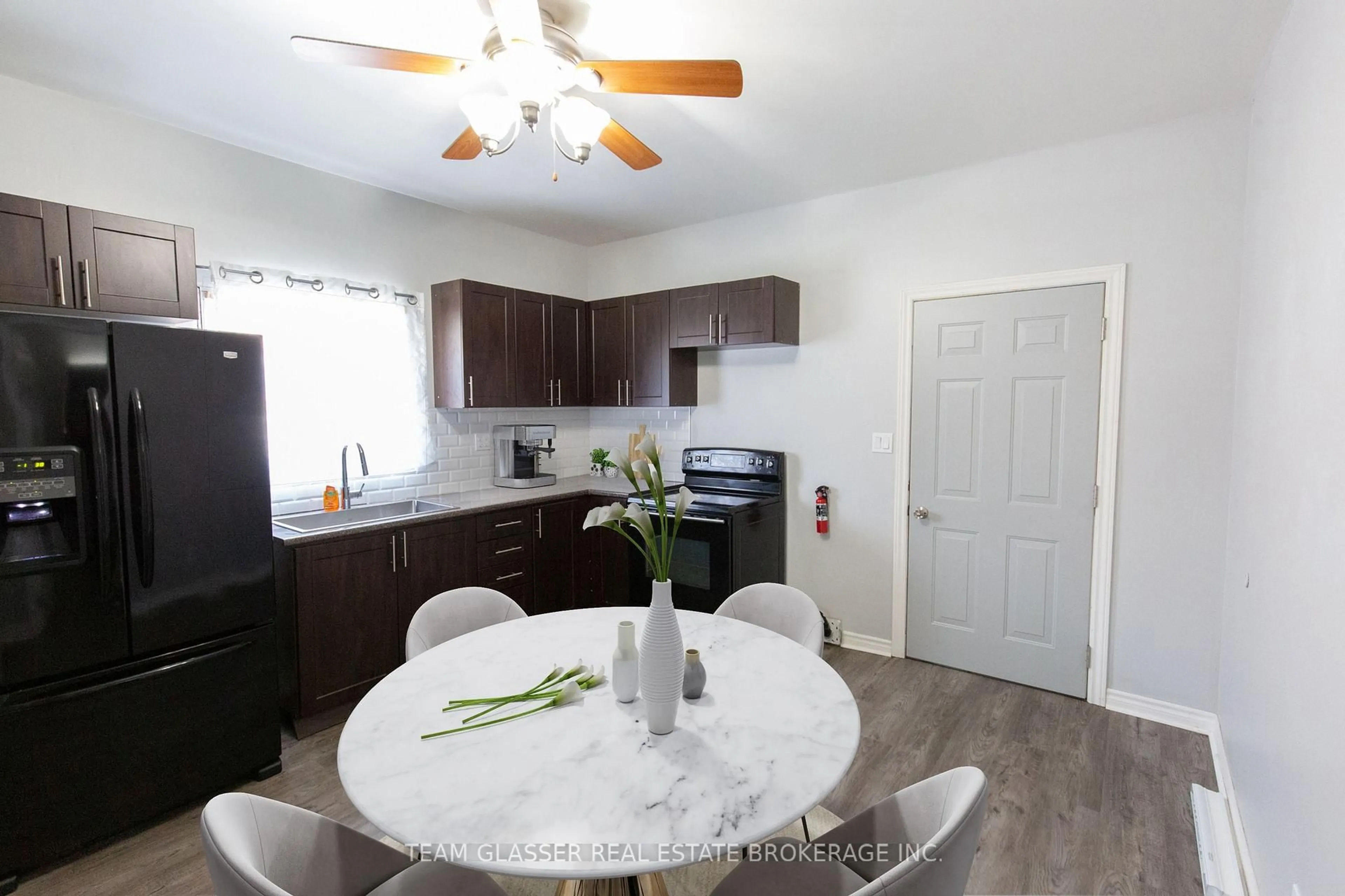 Open concept kitchen, unknown for 69 KAINS St, St. Thomas Ontario N5P 1N5