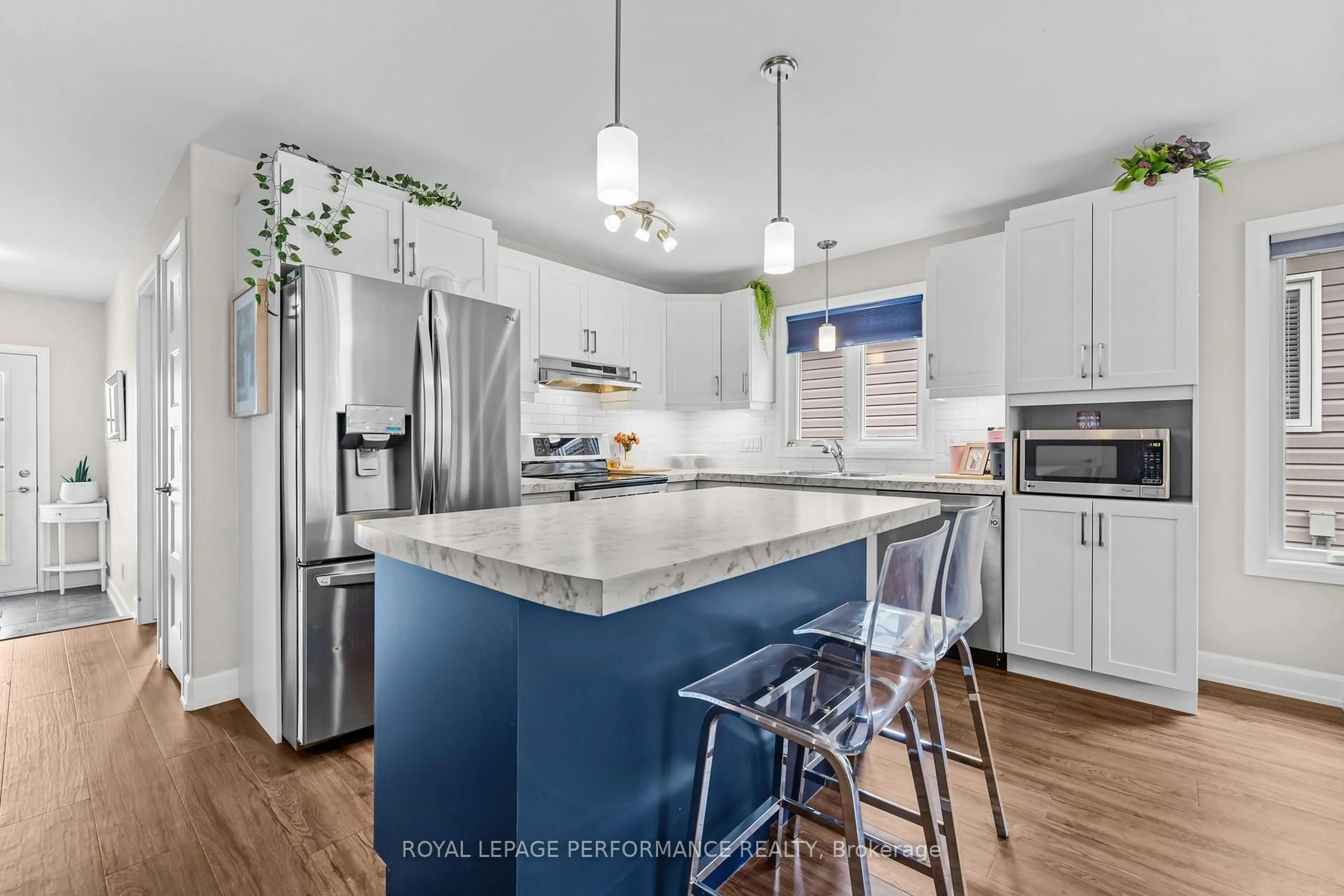 Open concept kitchen, unknown for 390 Twilight Ave, Russell Ontario K4R 0E6