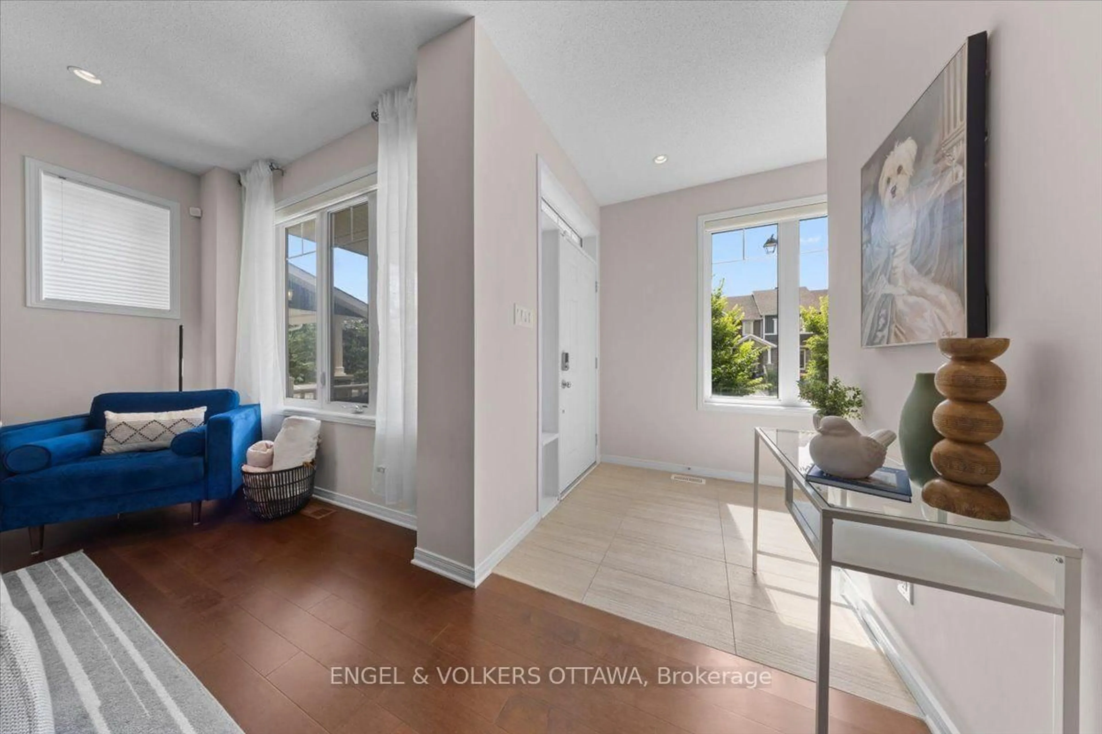 Indoor entryway for 429 Sweetflag St, Ottawa Ontario K2J 5T7