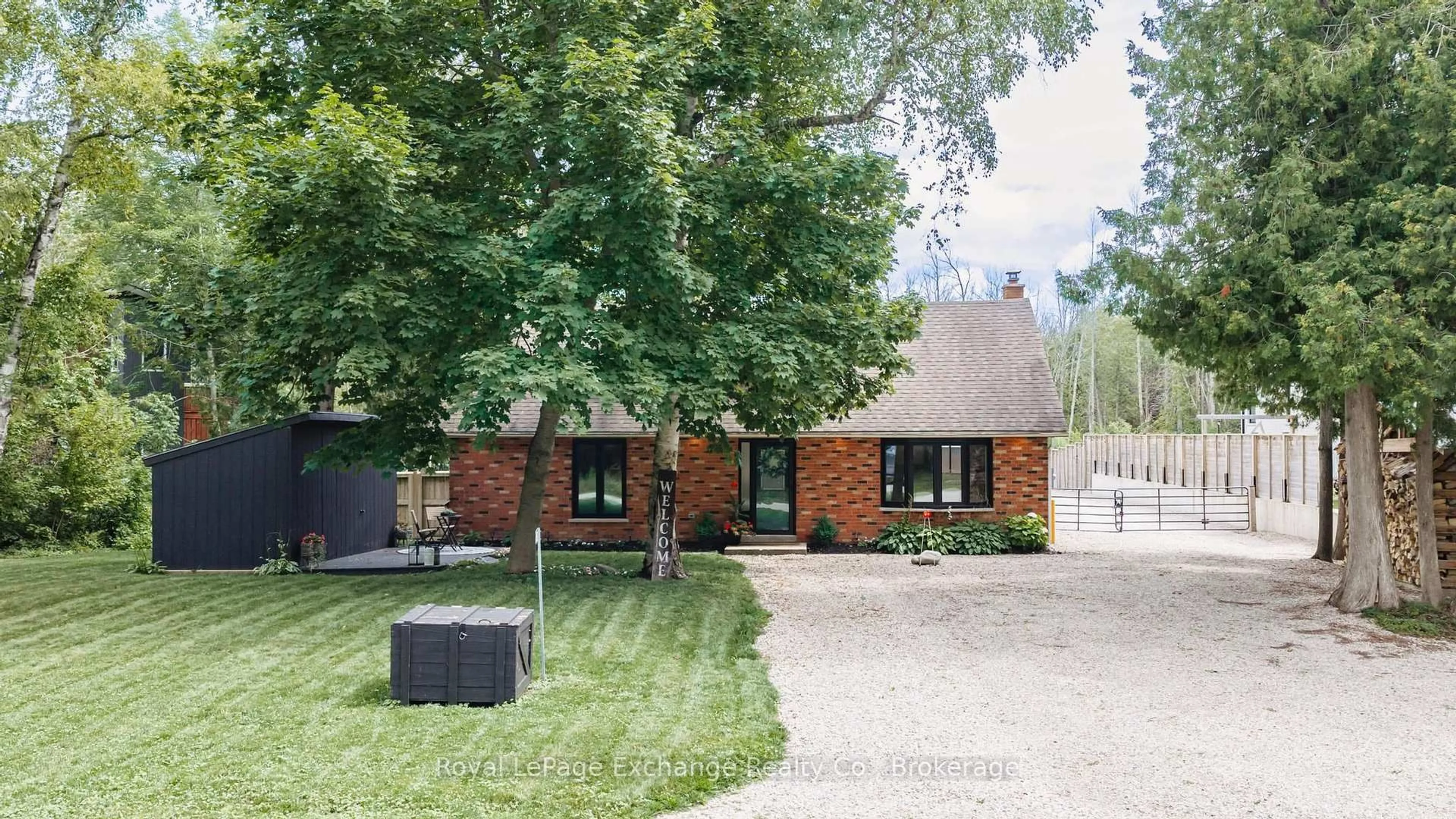 Home with brick exterior material, street for 299 Victoria St, Kincardine Ontario N0G 2T0