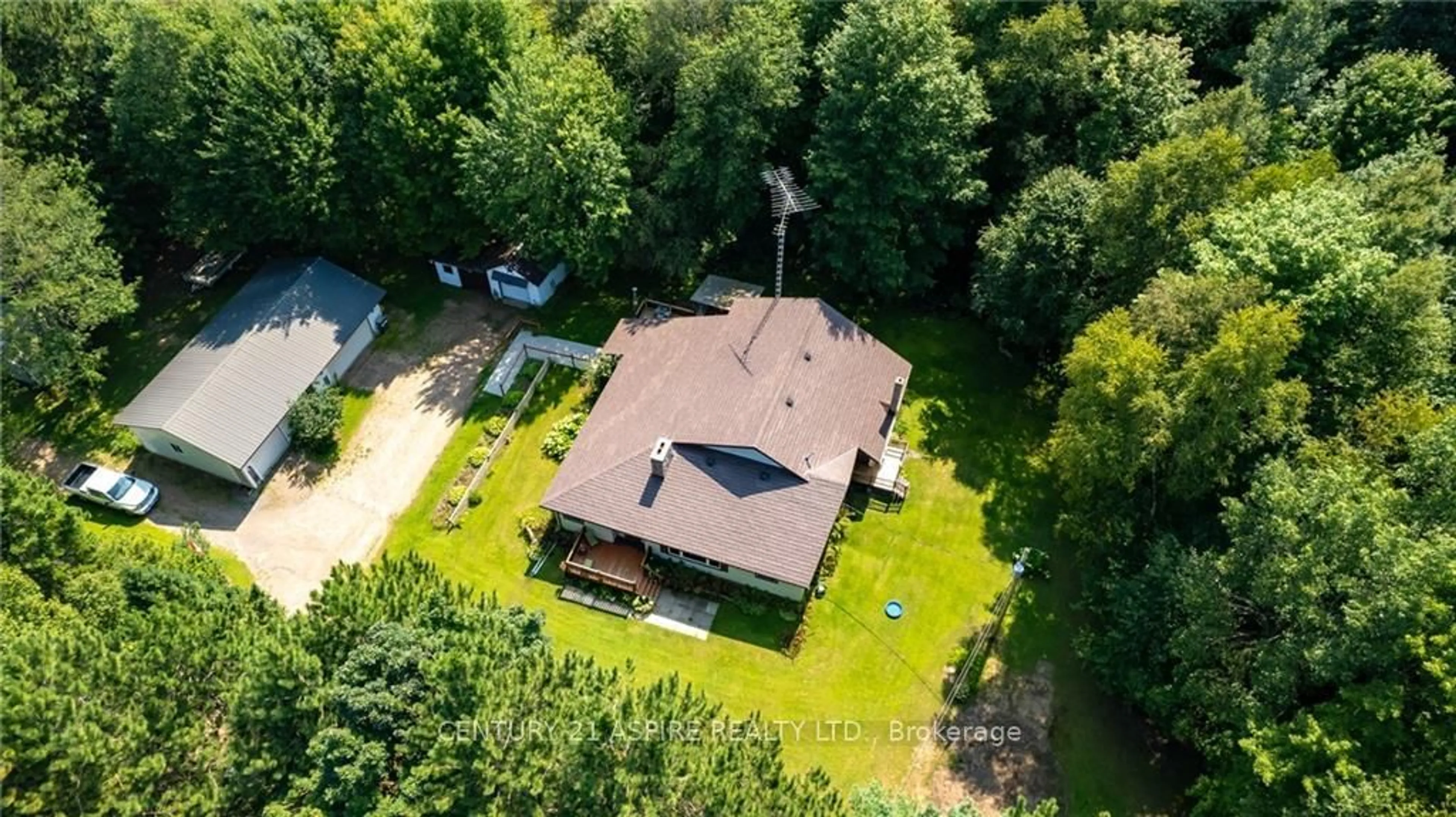 A pic from outside/outdoor area/front of a property/back of a property/a pic from drone, unknown for 86 SACK Rd, Petawawa Ontario K8H 2W8