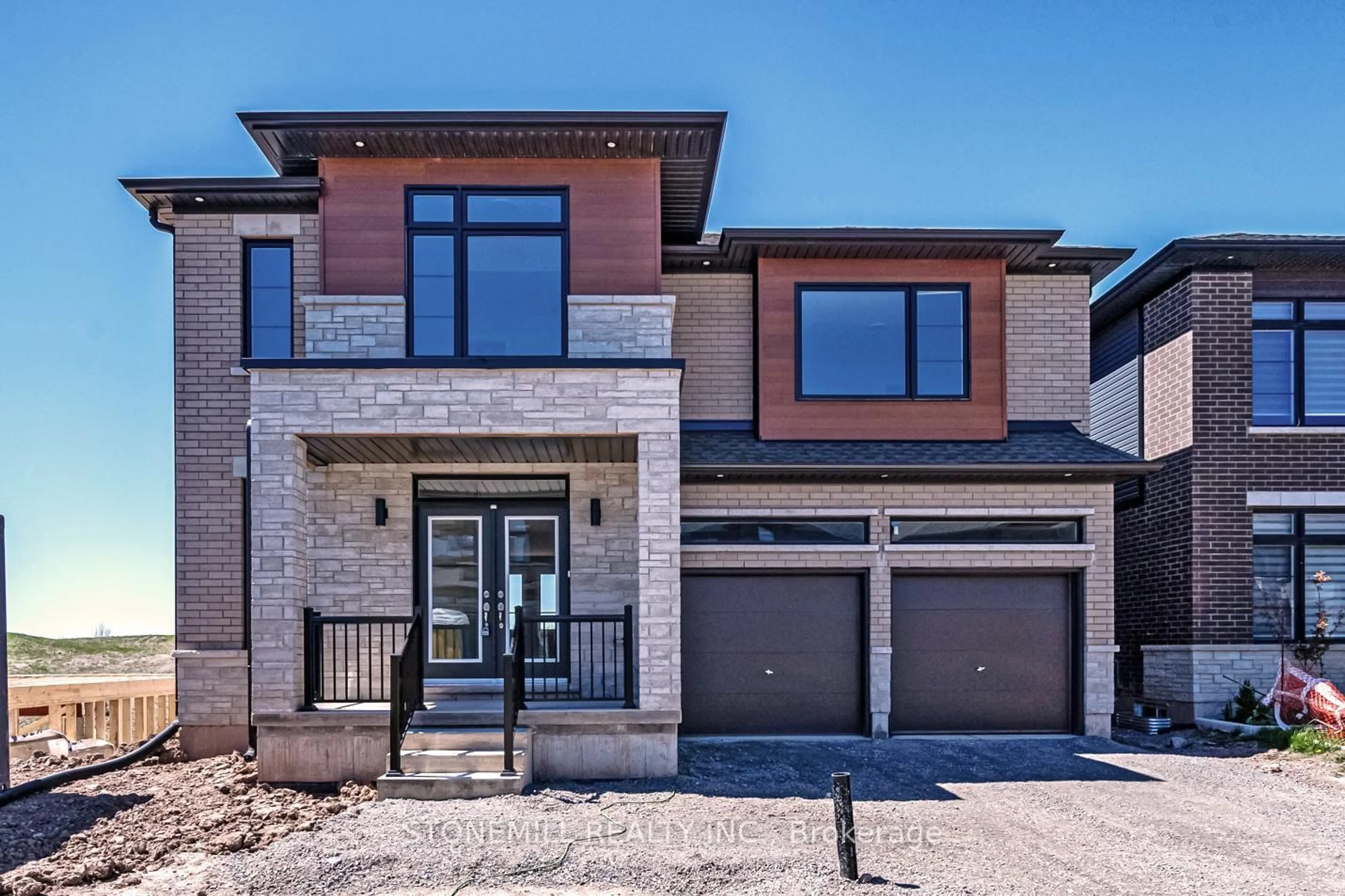 Home with brick exterior material, street for 229 Midland Pl, Welland Ontario L3B 0H4