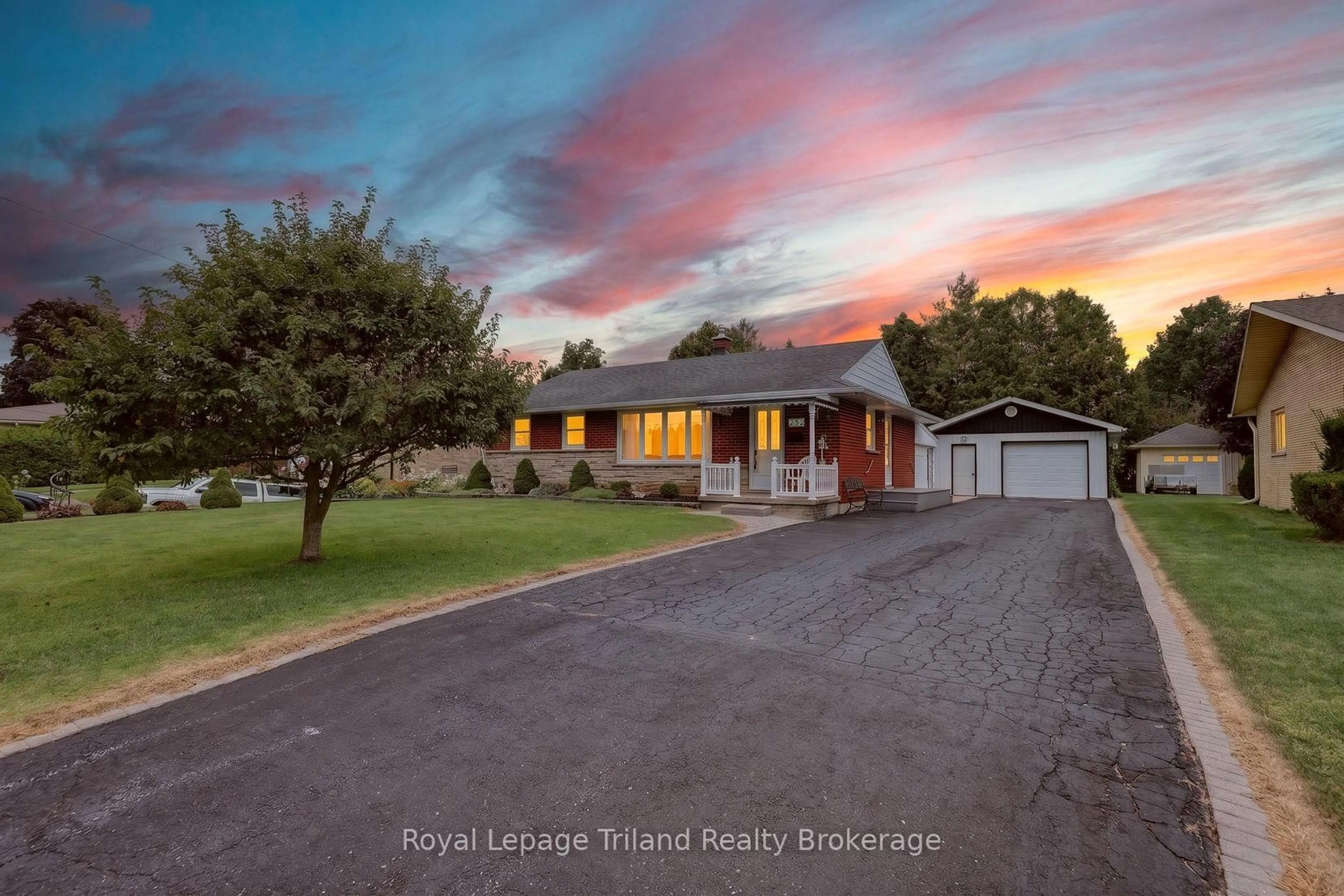 A pic from outside/outdoor area/front of a property/back of a property/a pic from drone, street for 232 Washington St, Zorra Ontario N0M 2M0