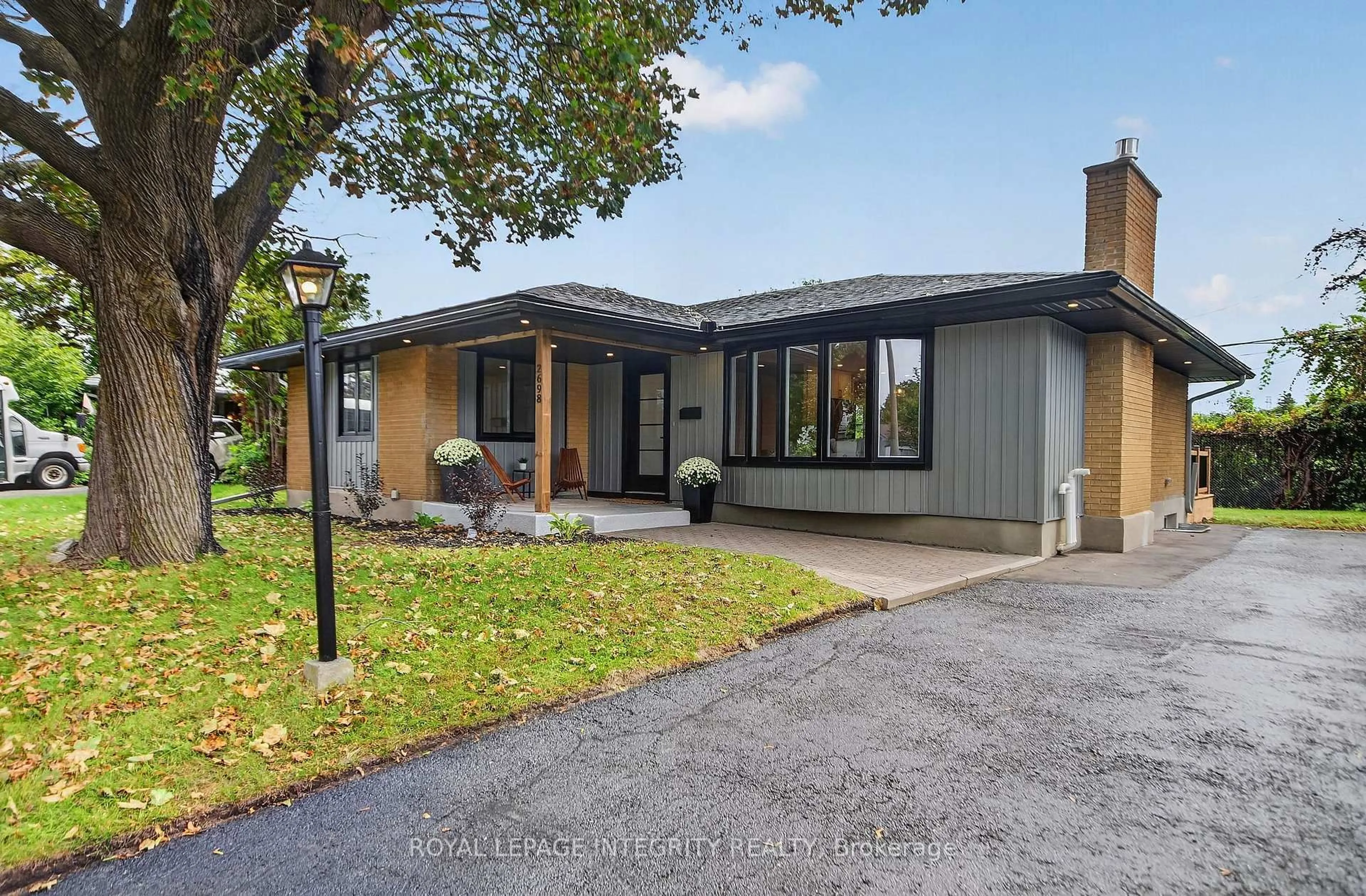 Unknown for 2698 ULSTER Cres, Ottawa Ontario K1V 8J6