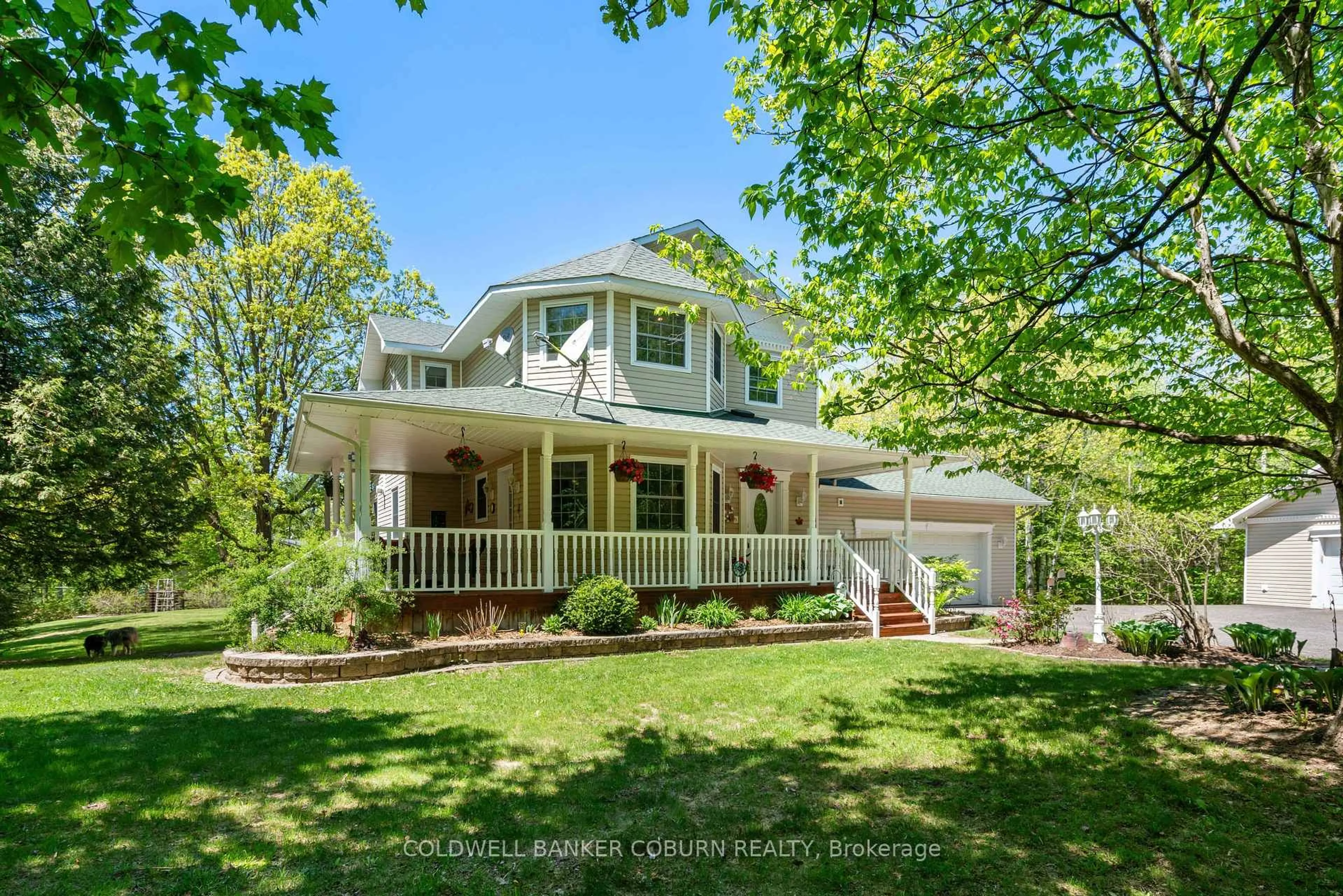 Home with vinyl exterior material, unknown for 397 Burchill Rd, Merrickville Ontario K0G 1N0