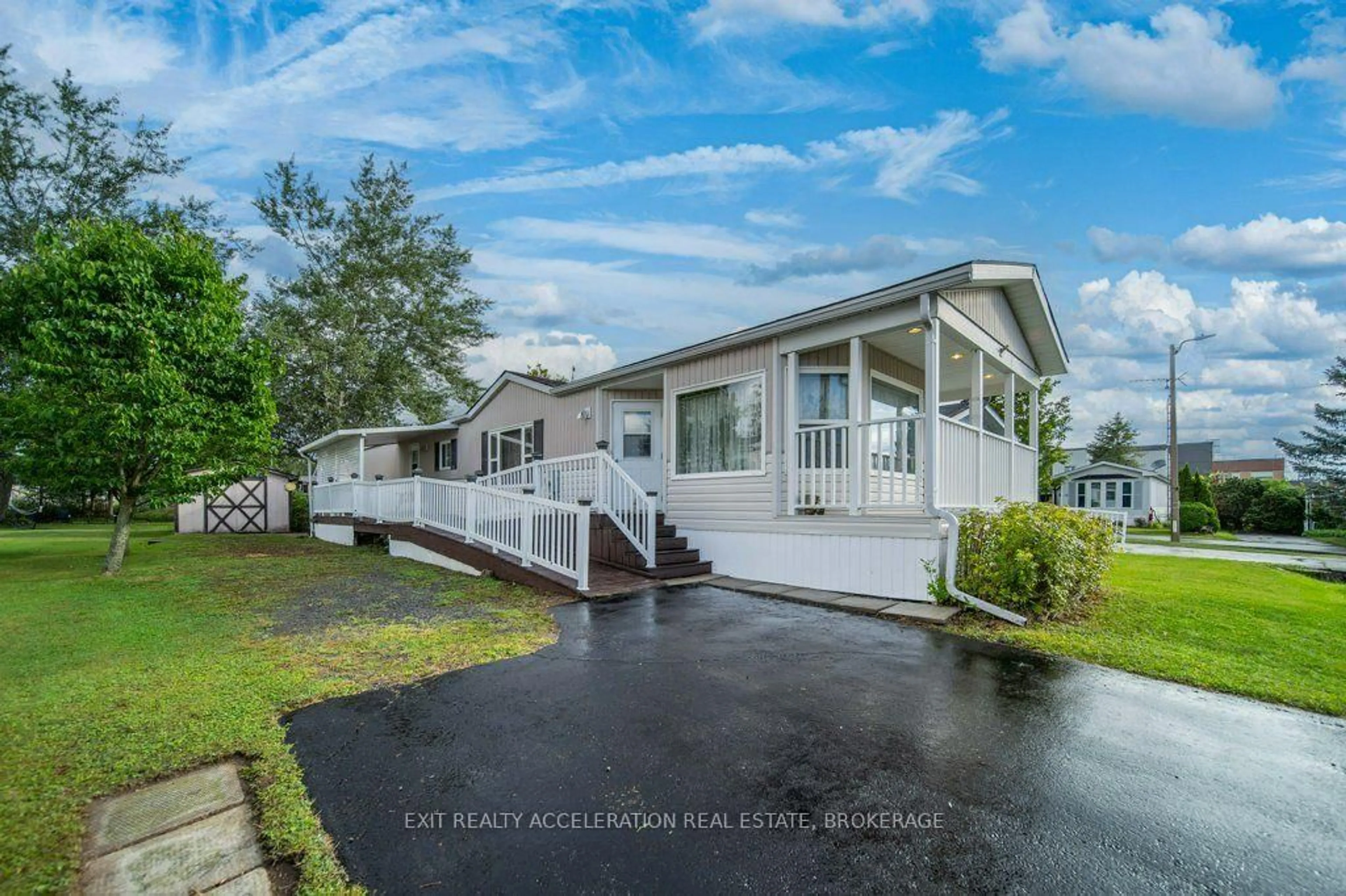 Home with vinyl exterior material, water/lake/river/ocean view for 4 Birch St, Greater Napanee Ontario K7R 3L1