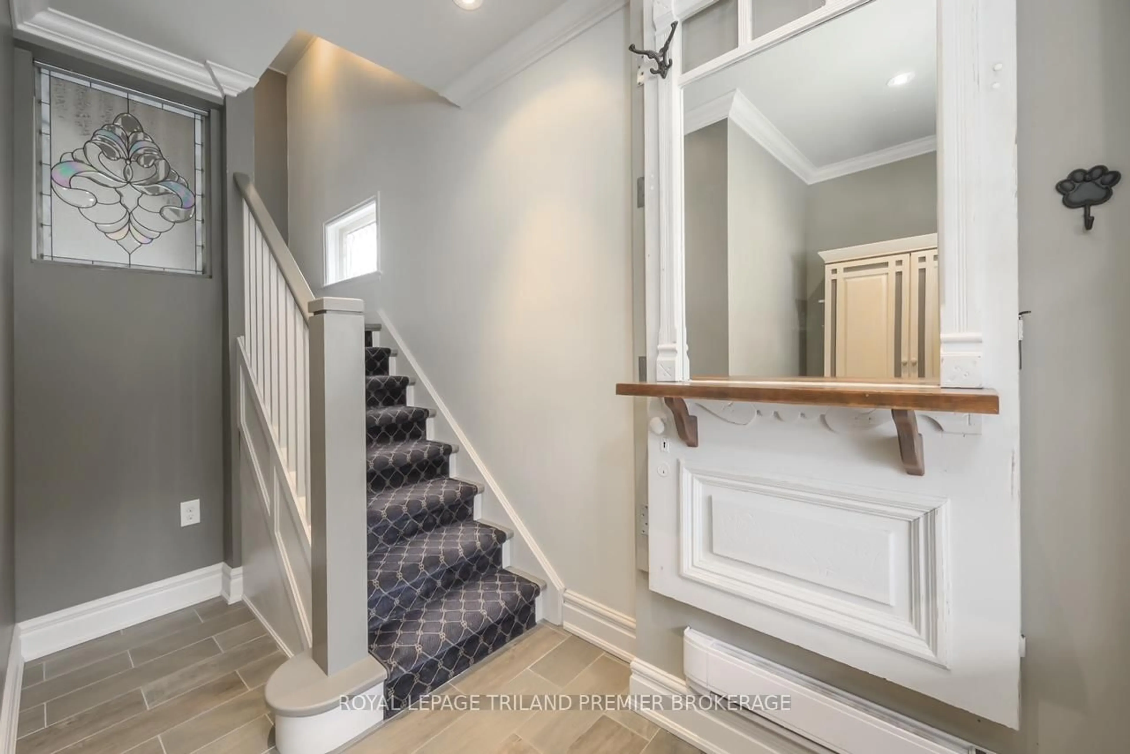 Indoor entryway for 100 Central Ave, London East Ontario N6A 1M4
