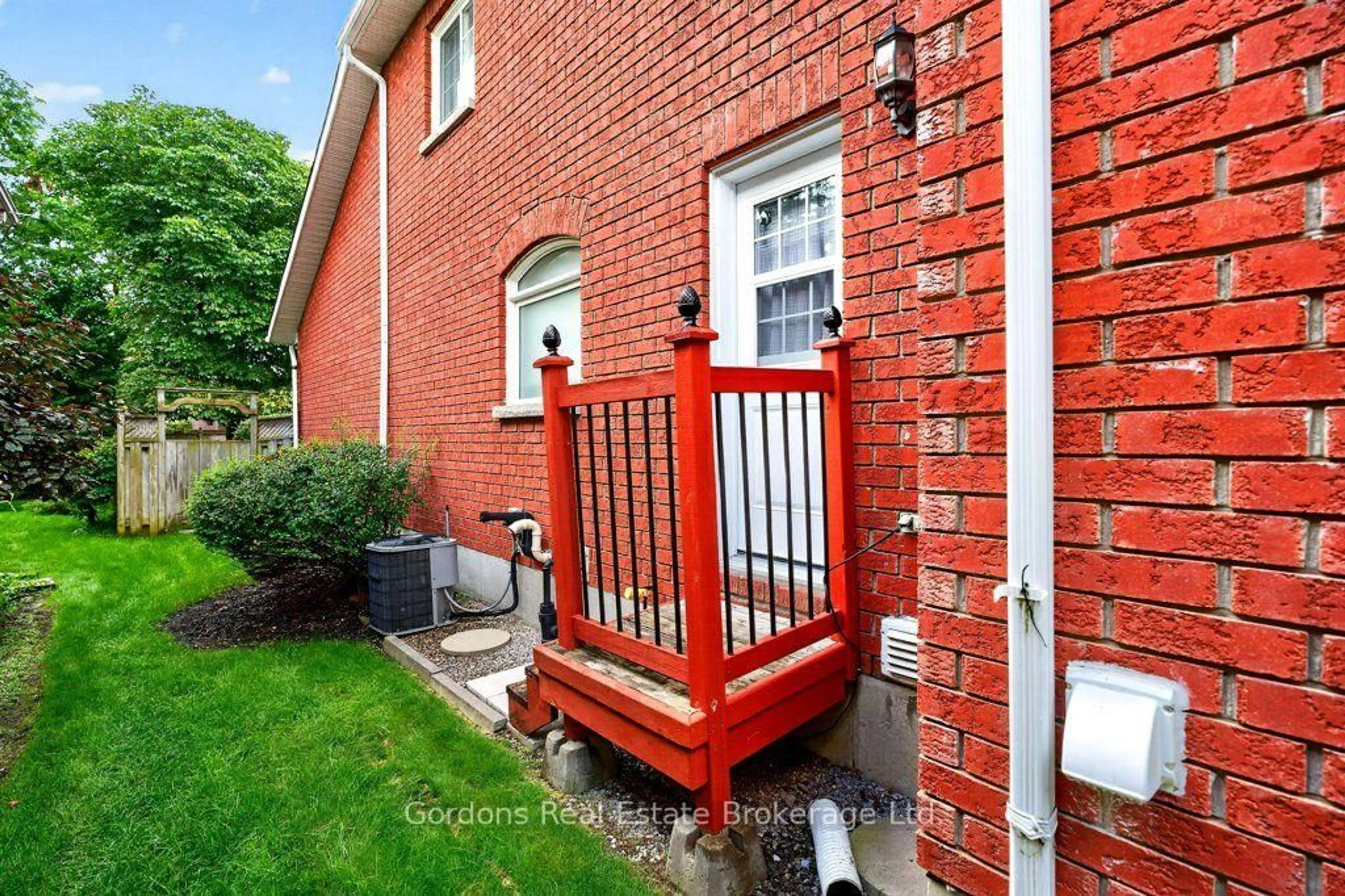 Unknown for 7 Hazel Crt, Belleville Ontario K8P 5M4