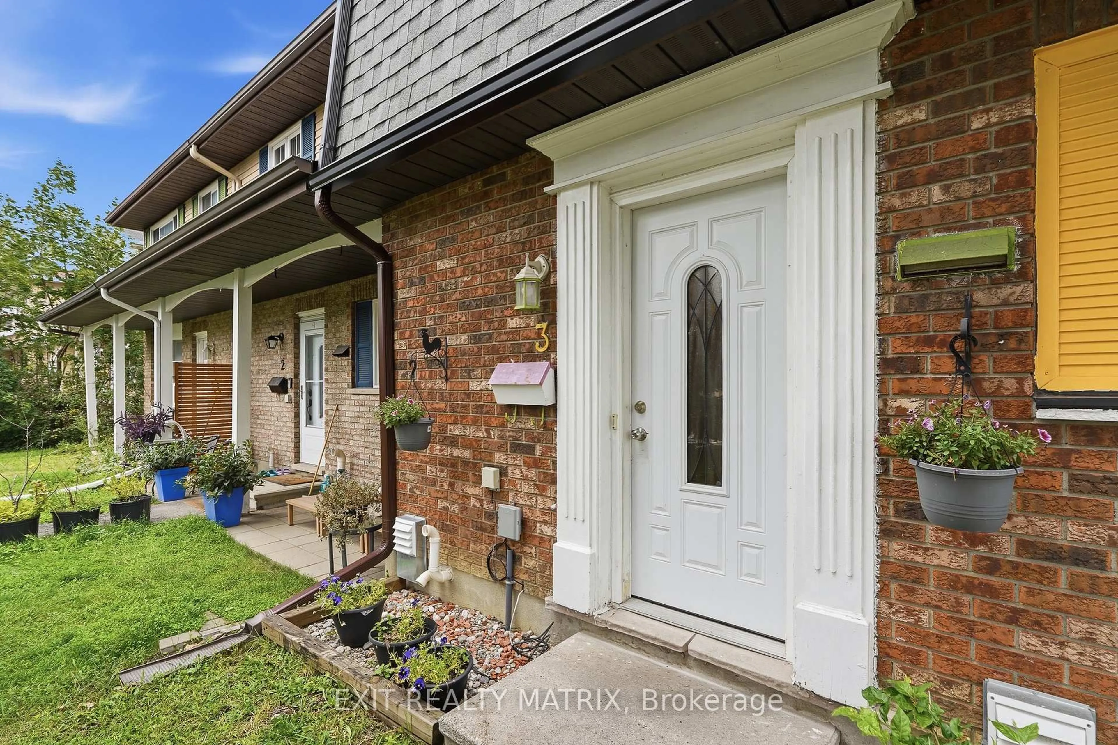 Unknown for 1661 Heron Rd #3, Ottawa Ontario K1V 6A3