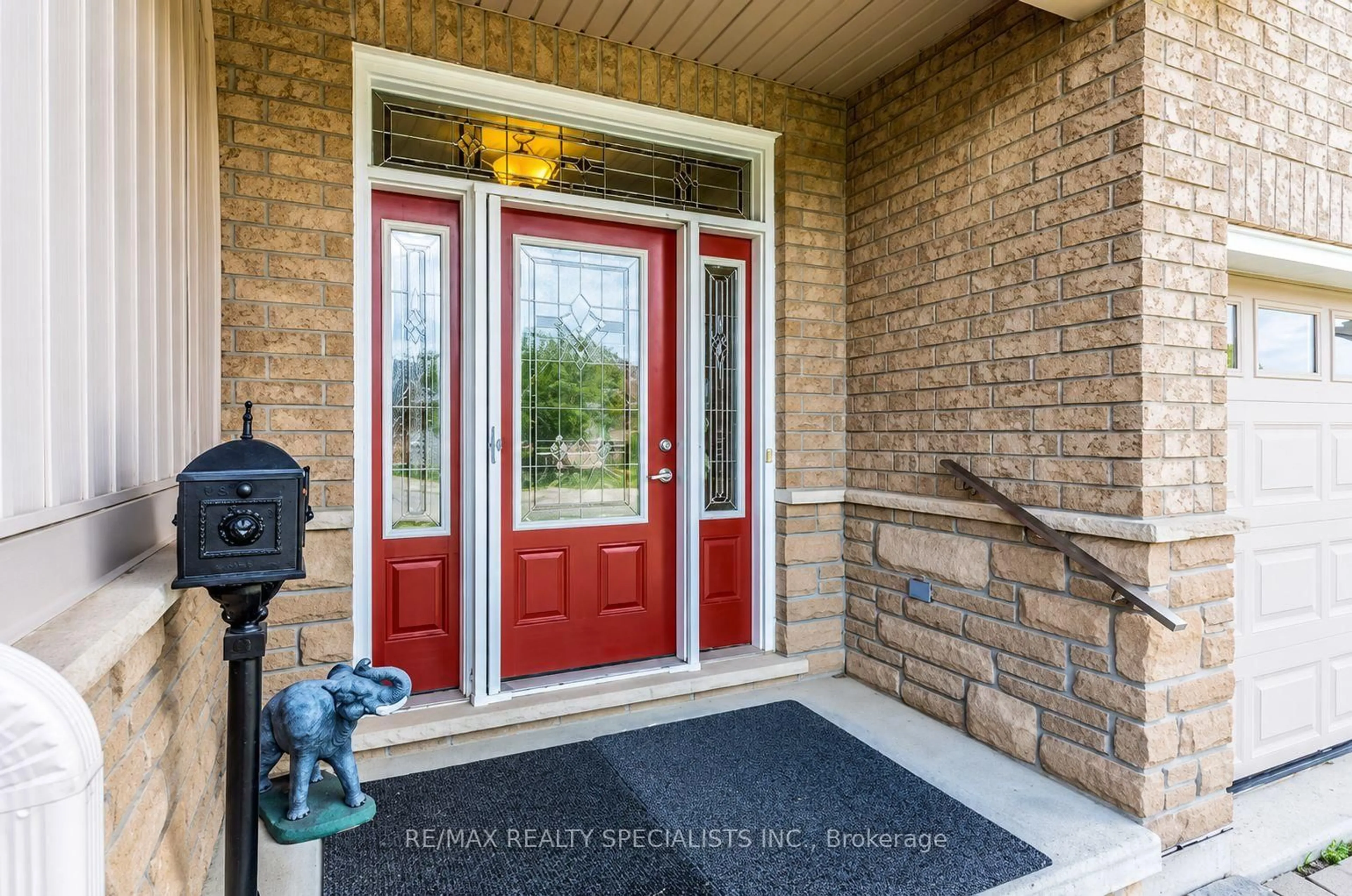 Indoor entryway for 61 Jones Cres, Tillsonburg Ontario N4G 5X5