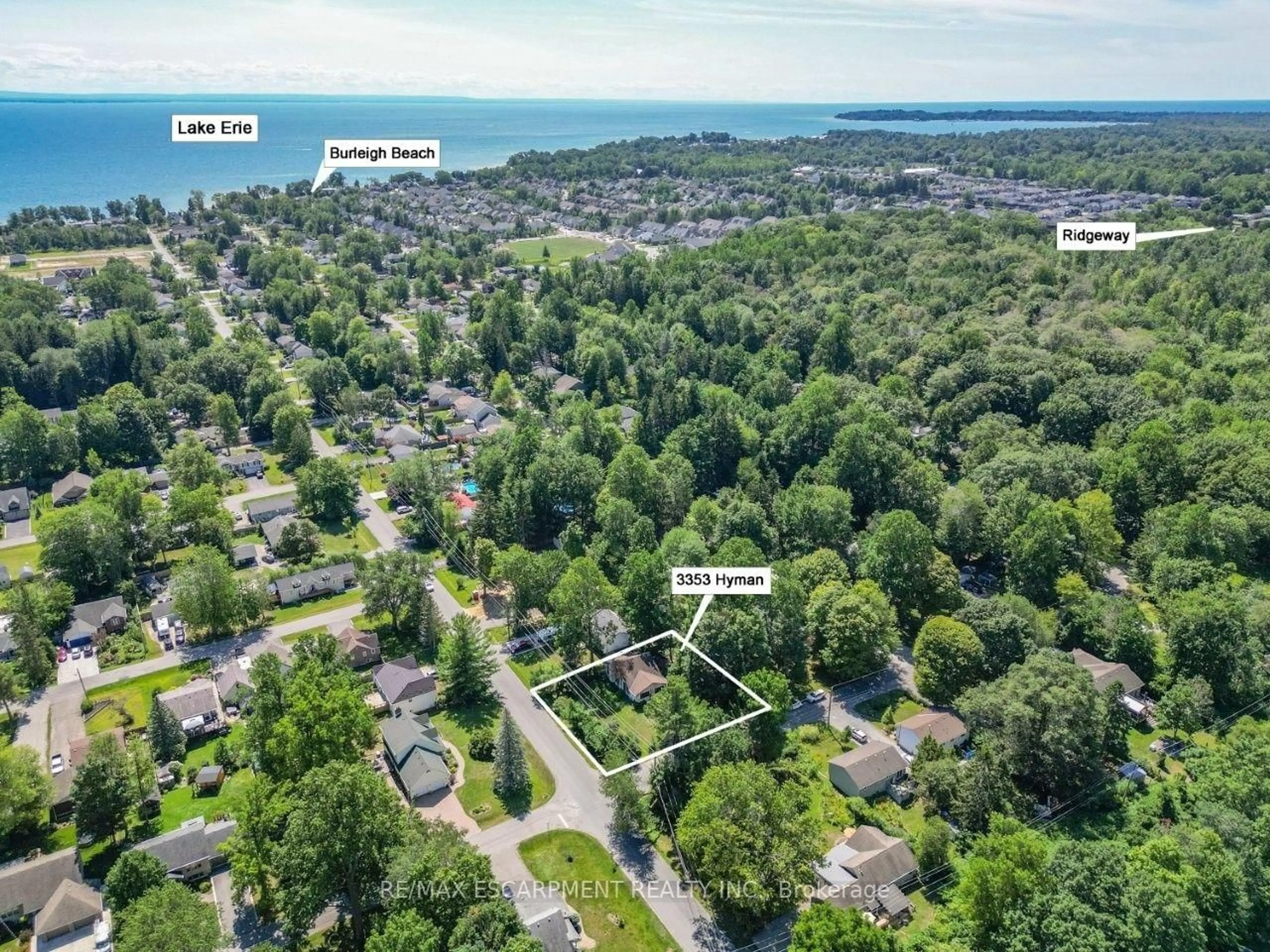 A pic from outside/outdoor area/front of a property/back of a property/a pic from drone, water/lake/river/ocean view for 3353 Hyman Ave, Fort Erie Ontario L0S 1N0