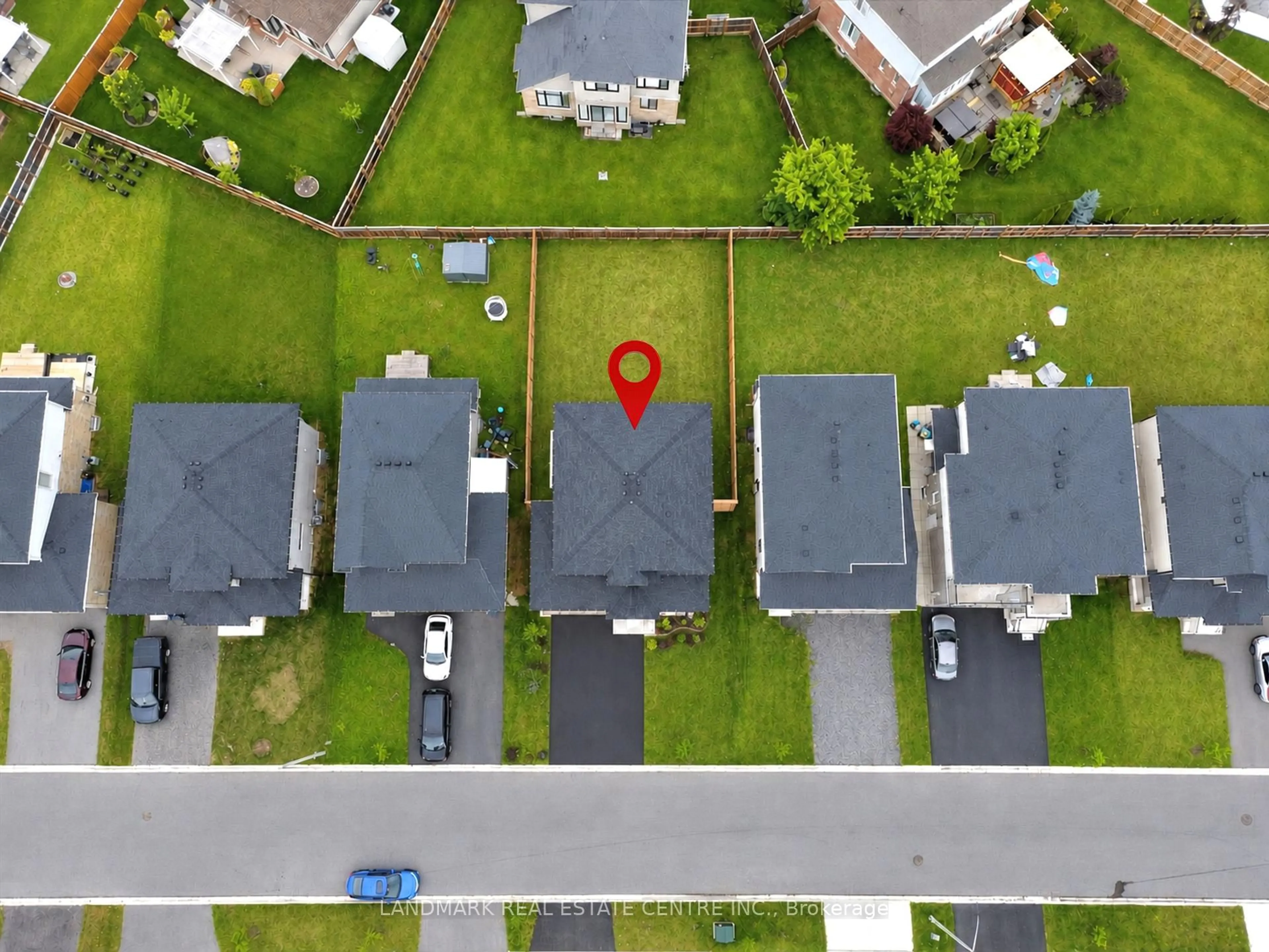 A pic from outside/outdoor area/front of a property/back of a property/a pic from drone, street for 30 Autumn Ave, Thorold Ontario L0S 1A0