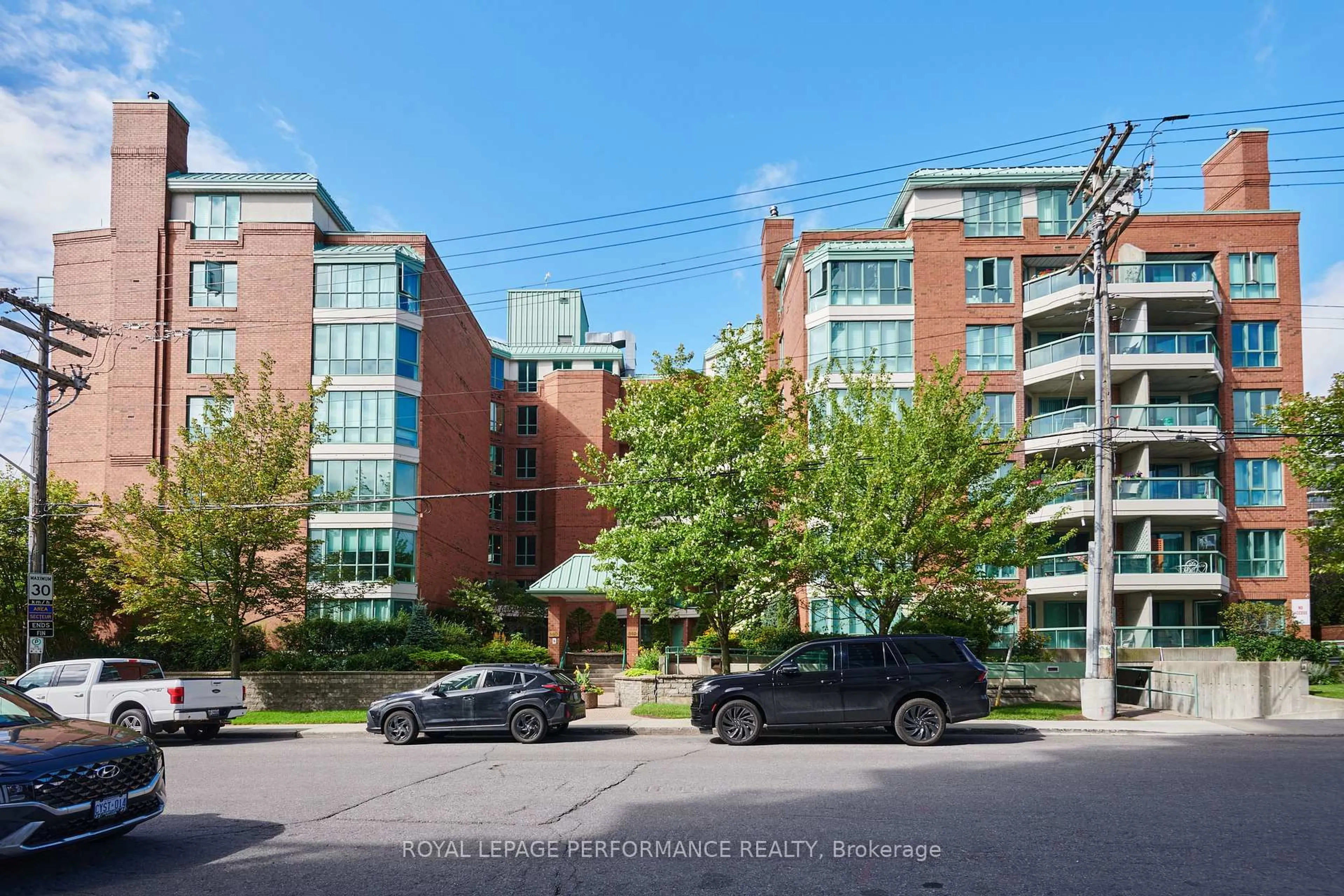 Patio, street for 540 Cambridge Street South St #408, Ottawa Ontario K1S 5N3