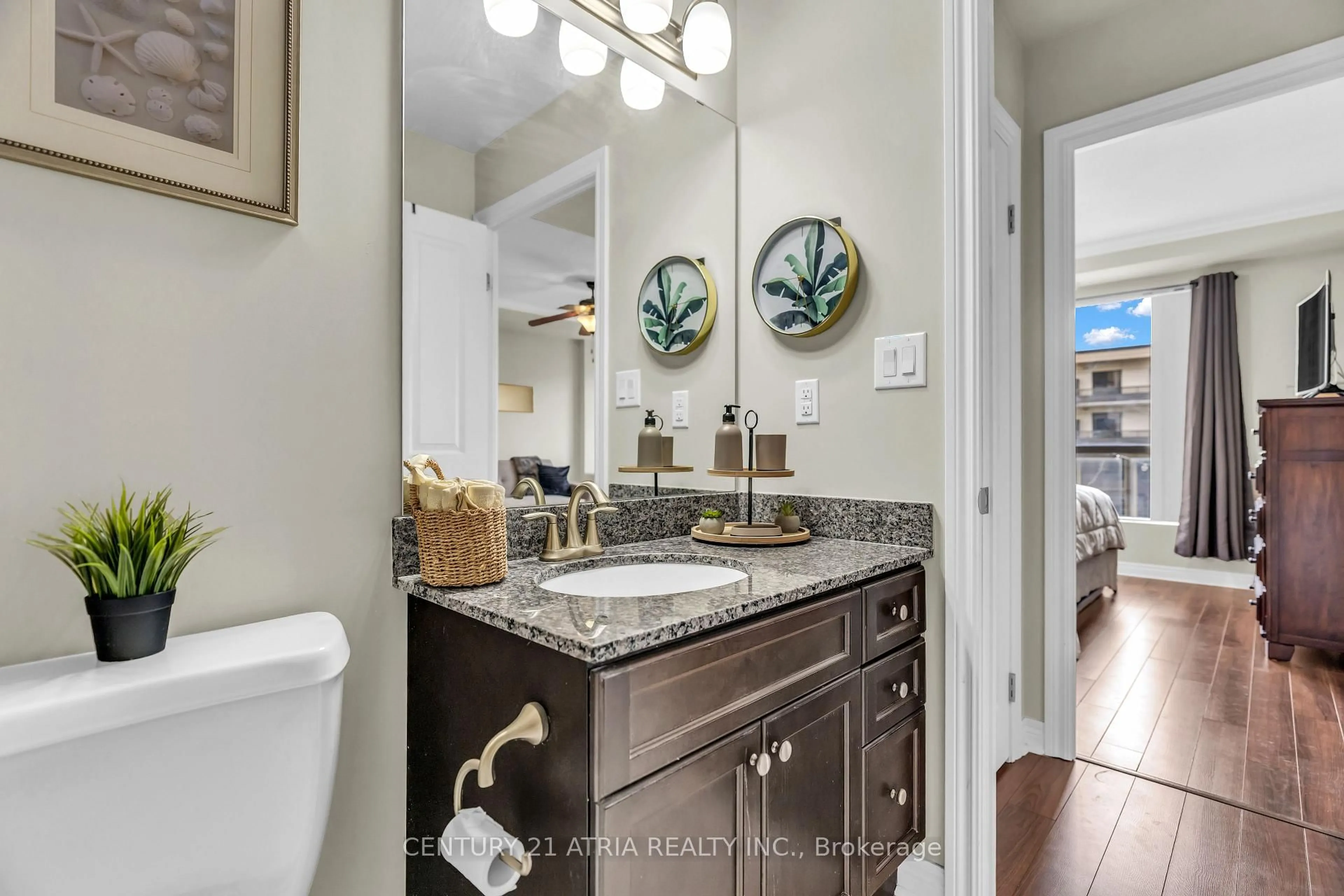 Contemporary bathroom, ceramic/tile floor for 1030 Coronation Dr #1014, London North Ontario N6G 0G5