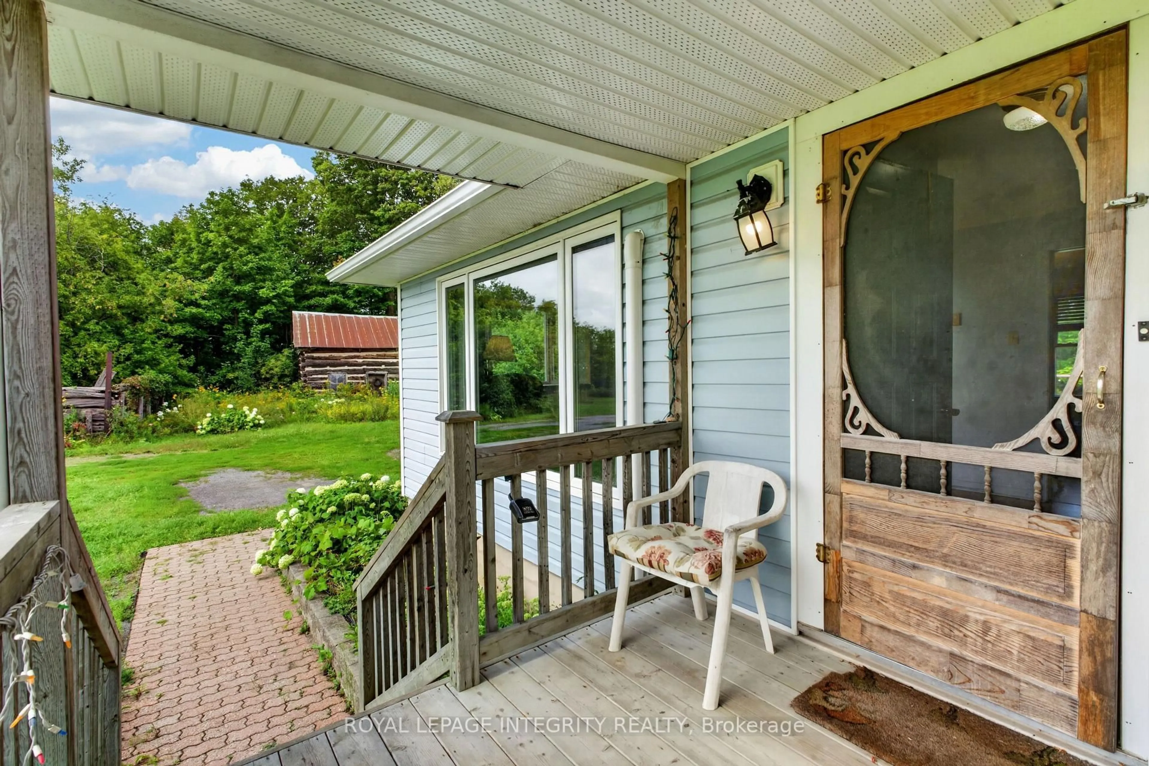 Patio, street for 2063 Dwyer Hill Rd, Ashton Ontario K0A 1B0
