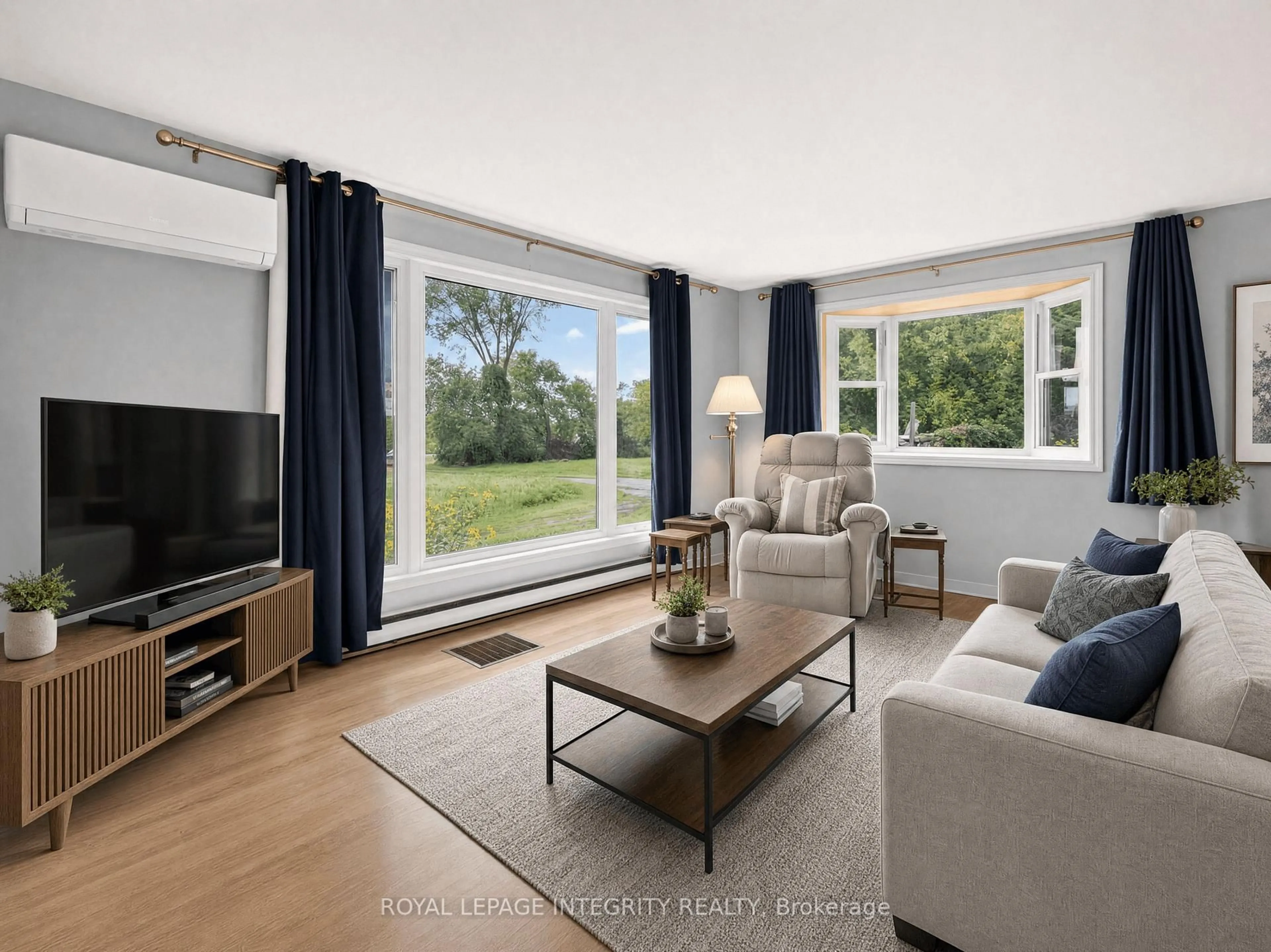 Living room with furniture, unknown for 2063 Dwyer Hill Rd, Ashton Ontario K0A 1B0