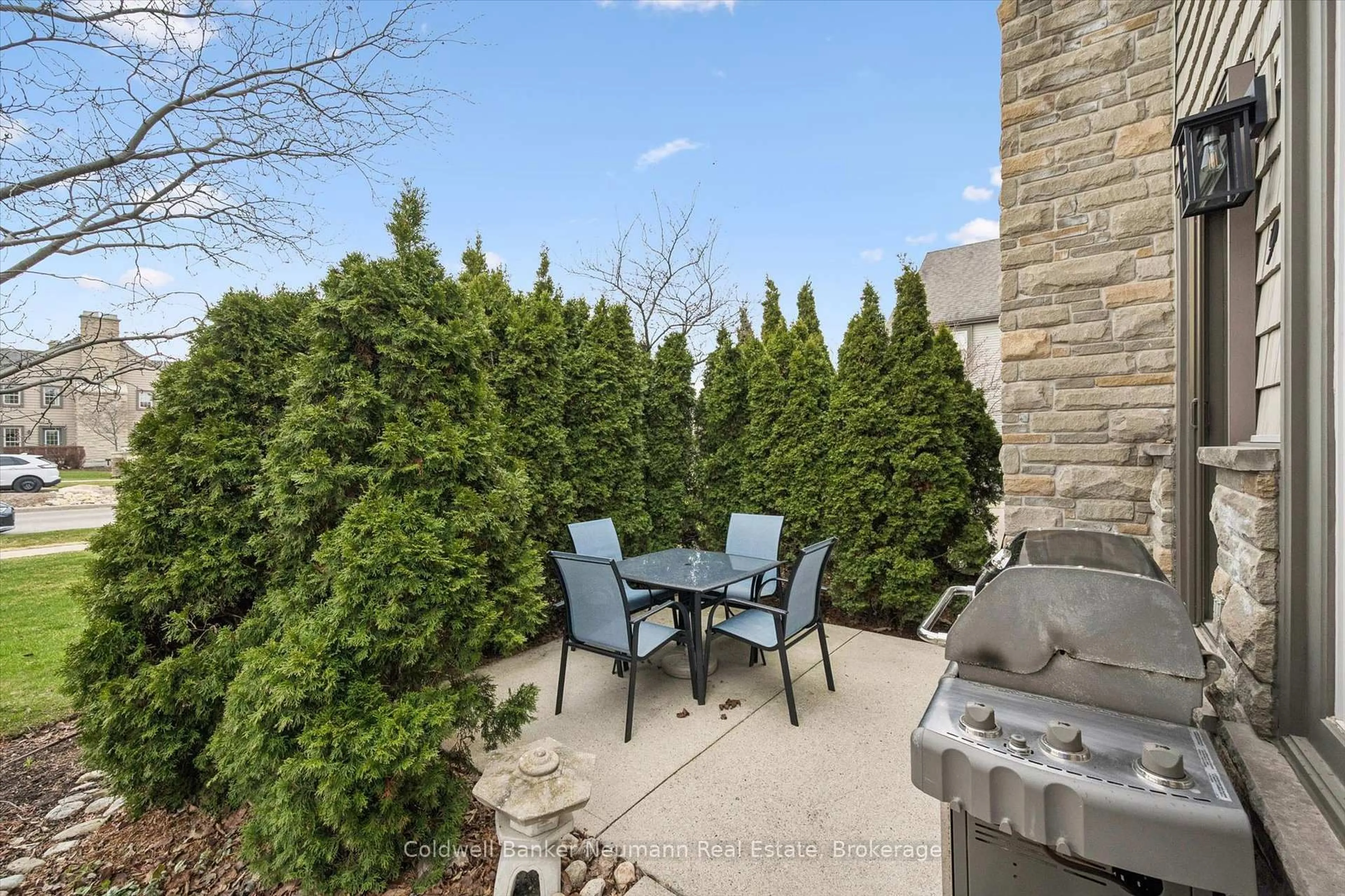 Patio, unknown for 100 Frederick Dr #9, Guelph Ontario N1L 0H6