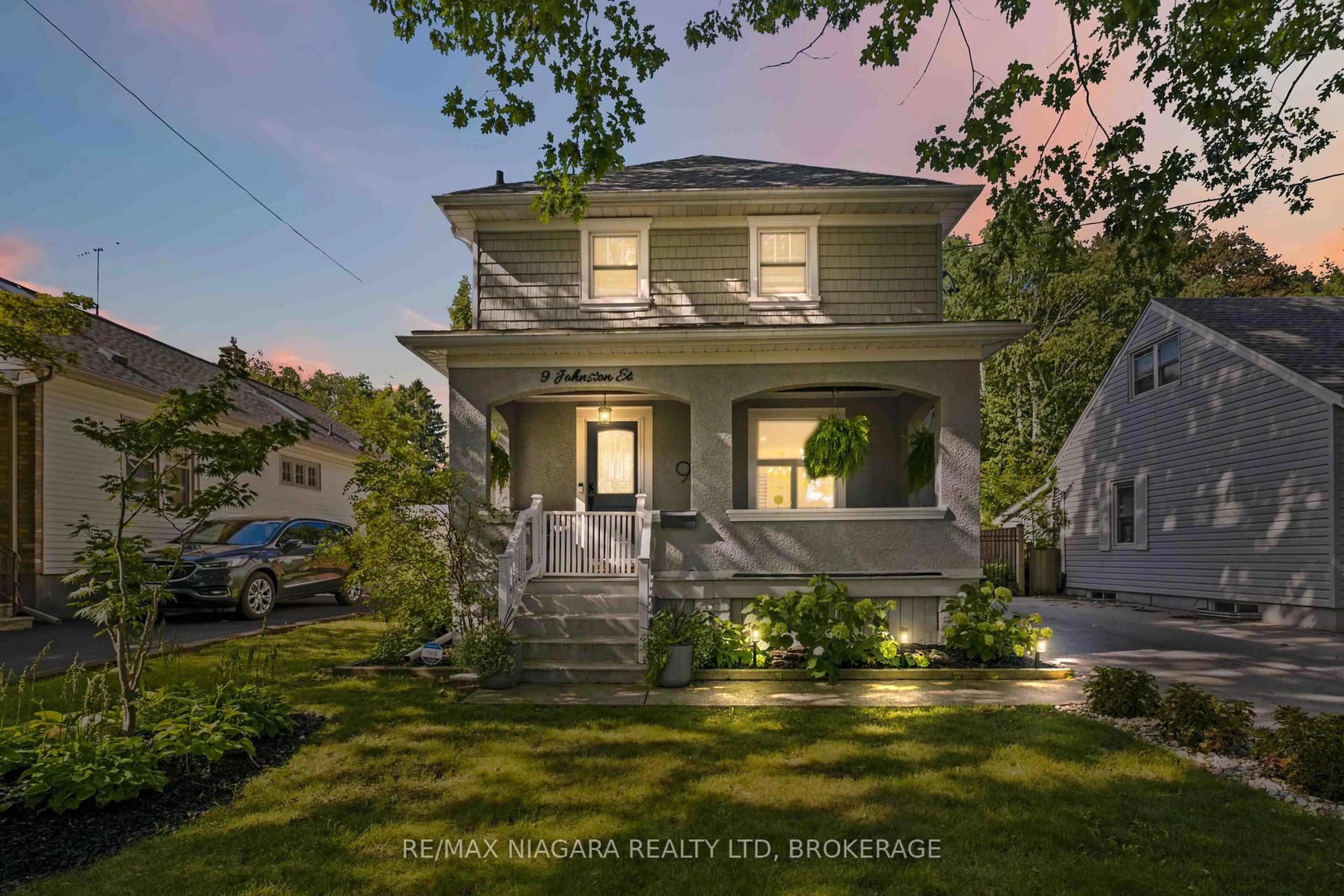 A pic from outside/outdoor area/front of a property/back of a property/a pic from drone, street for 9 JOHNSTON St, St. Catharines Ontario K2N 5K5