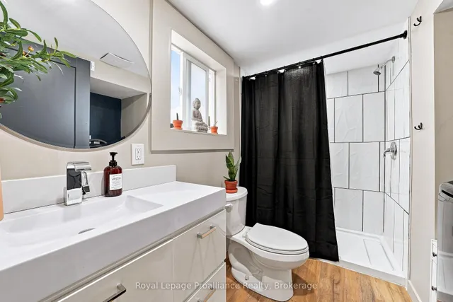 161 University Ave, Belleville 4