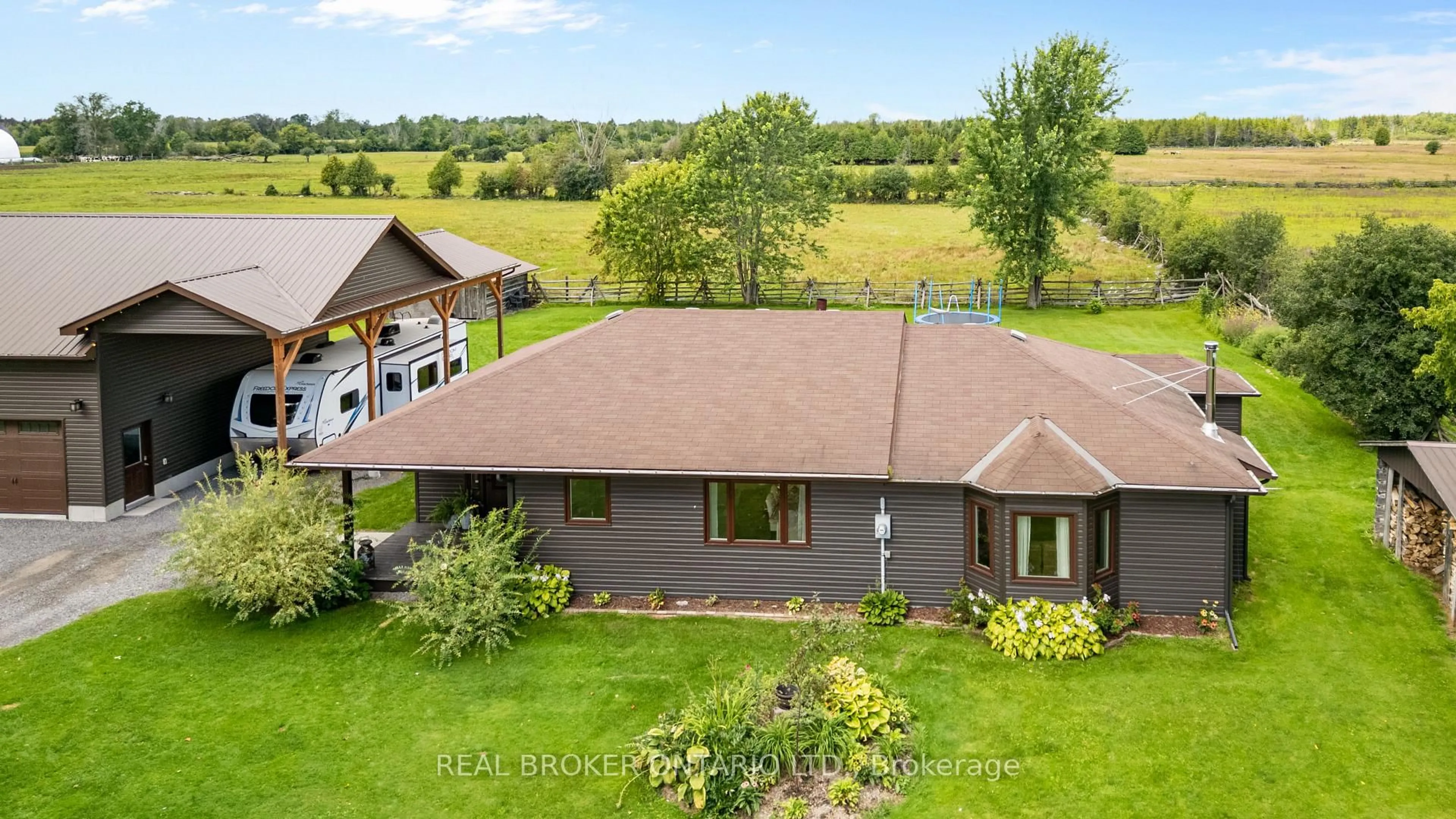 A pic from outside/outdoor area/front of a property/back of a property/a pic from drone, unknown for 121 Snowdons Rd, North Grenville Ontario K0G 1N0