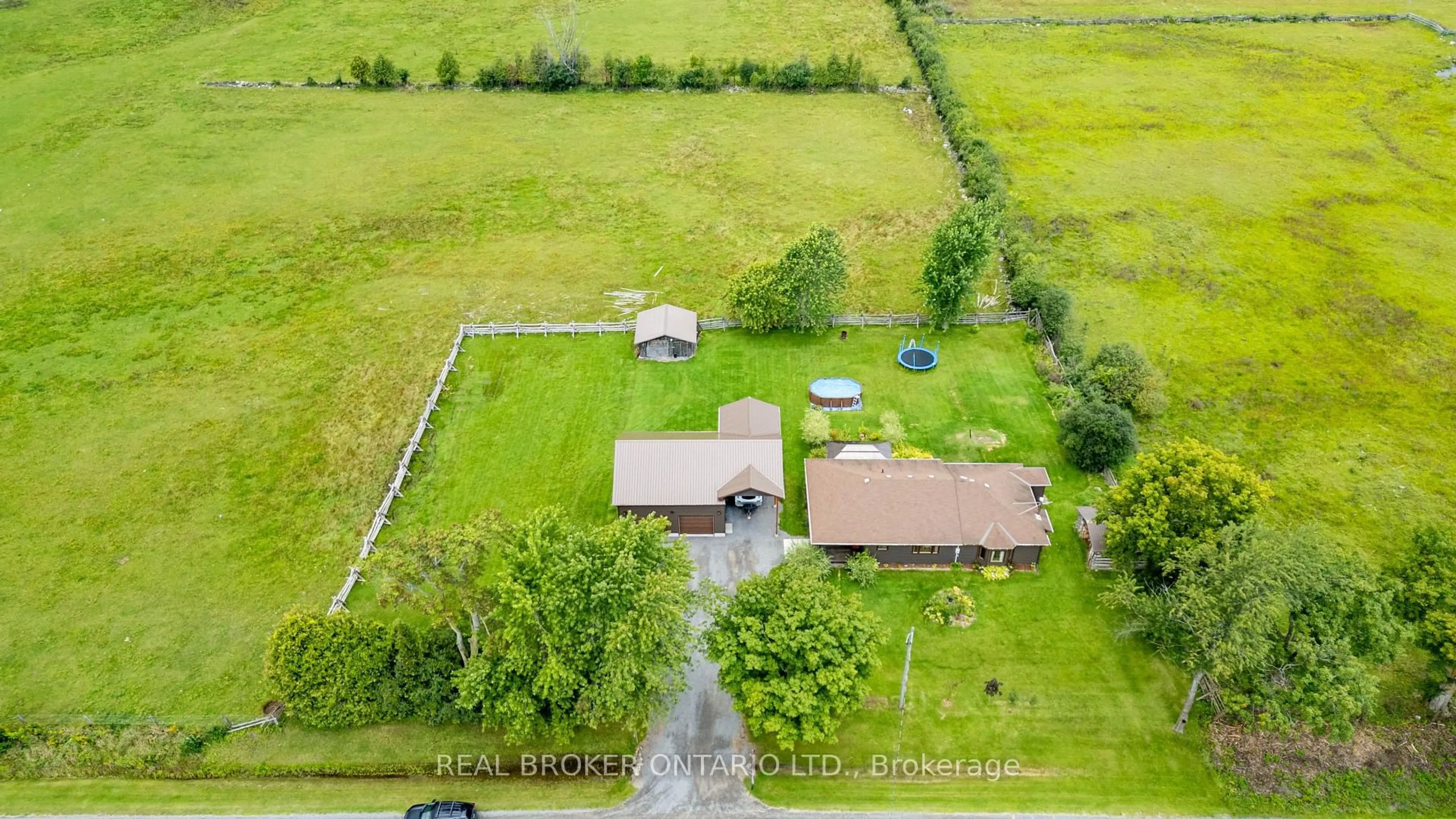A pic from outside/outdoor area/front of a property/back of a property/a pic from drone, building for 121 Snowdons Rd, North Grenville Ontario K0G 1N0