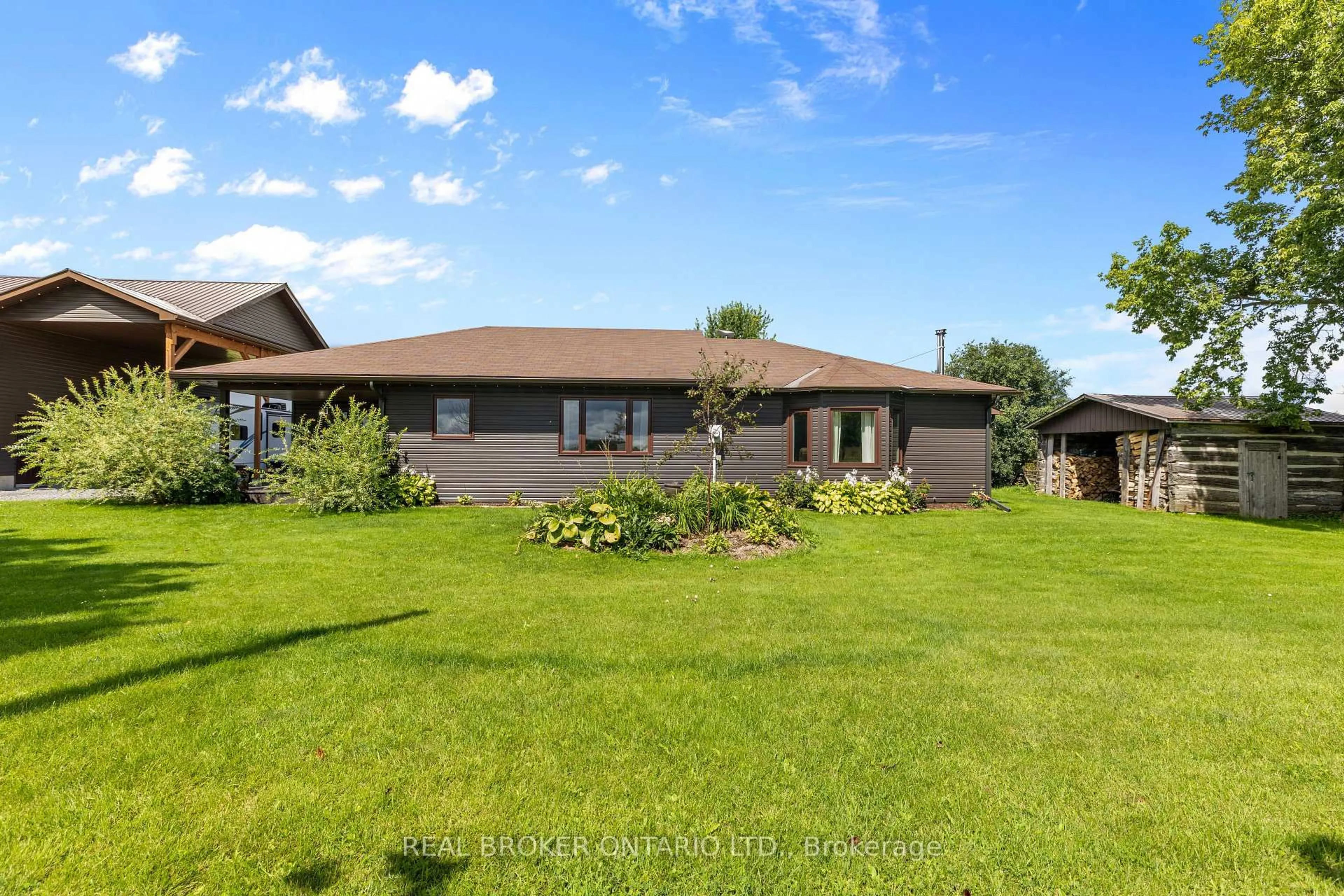 A pic from outside/outdoor area/front of a property/back of a property/a pic from drone, unknown for 121 Snowdons Rd, North Grenville Ontario K0G 1N0