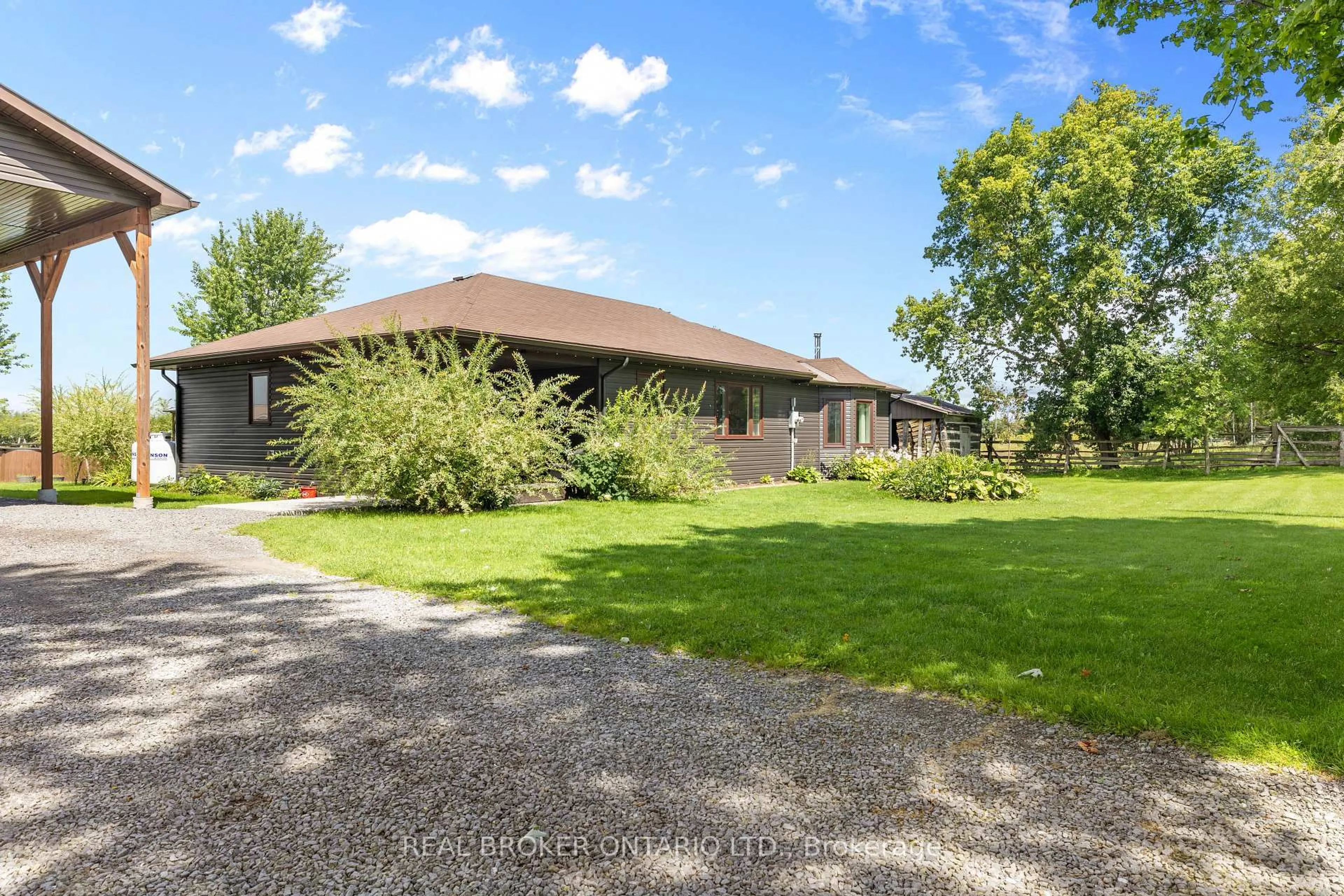A pic from outside/outdoor area/front of a property/back of a property/a pic from drone, unknown for 121 Snowdons Rd, North Grenville Ontario K0G 1N0