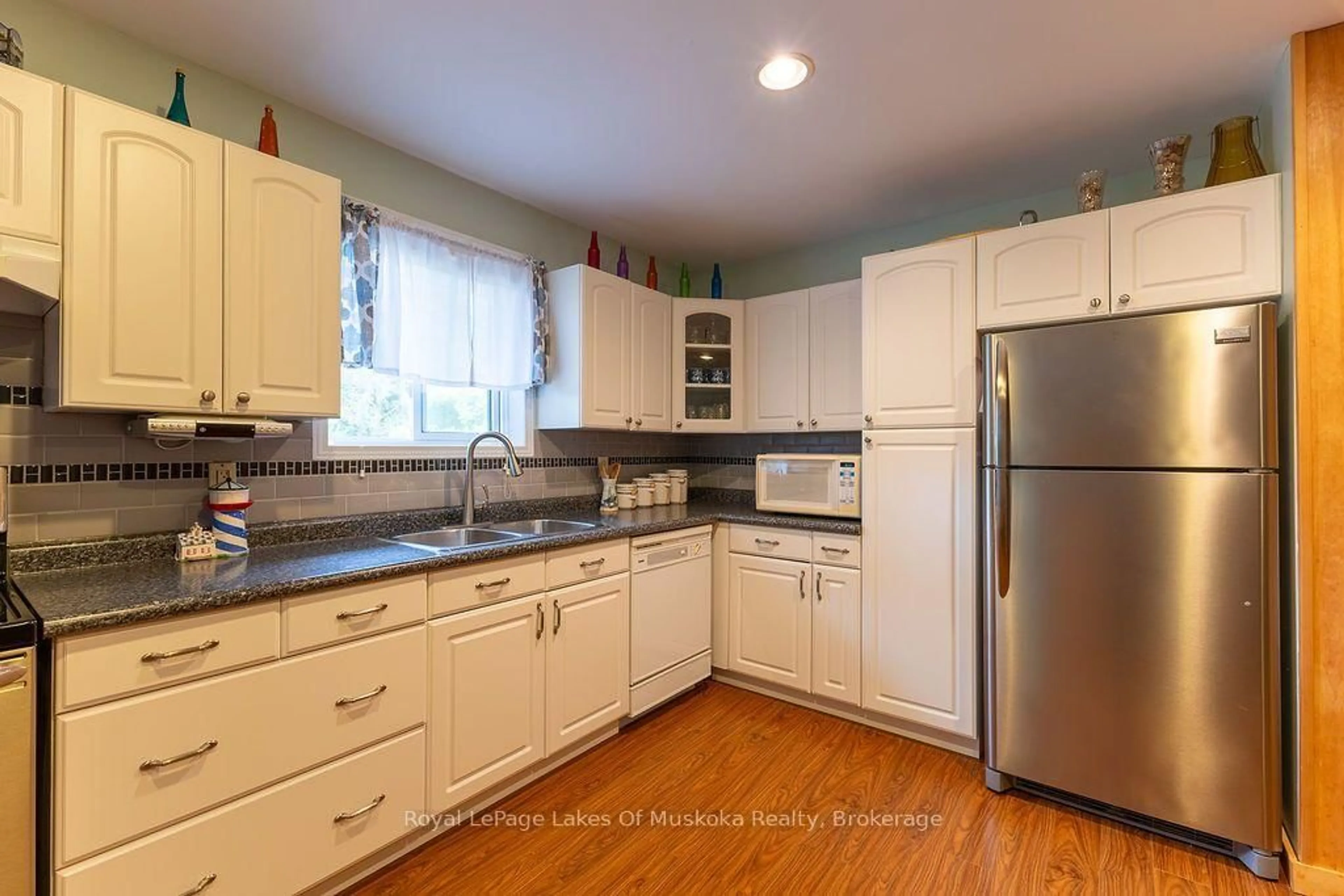 Standard kitchen, unknown for 215 Sandwood Dr, Ryerson Ontario P0A 1C0