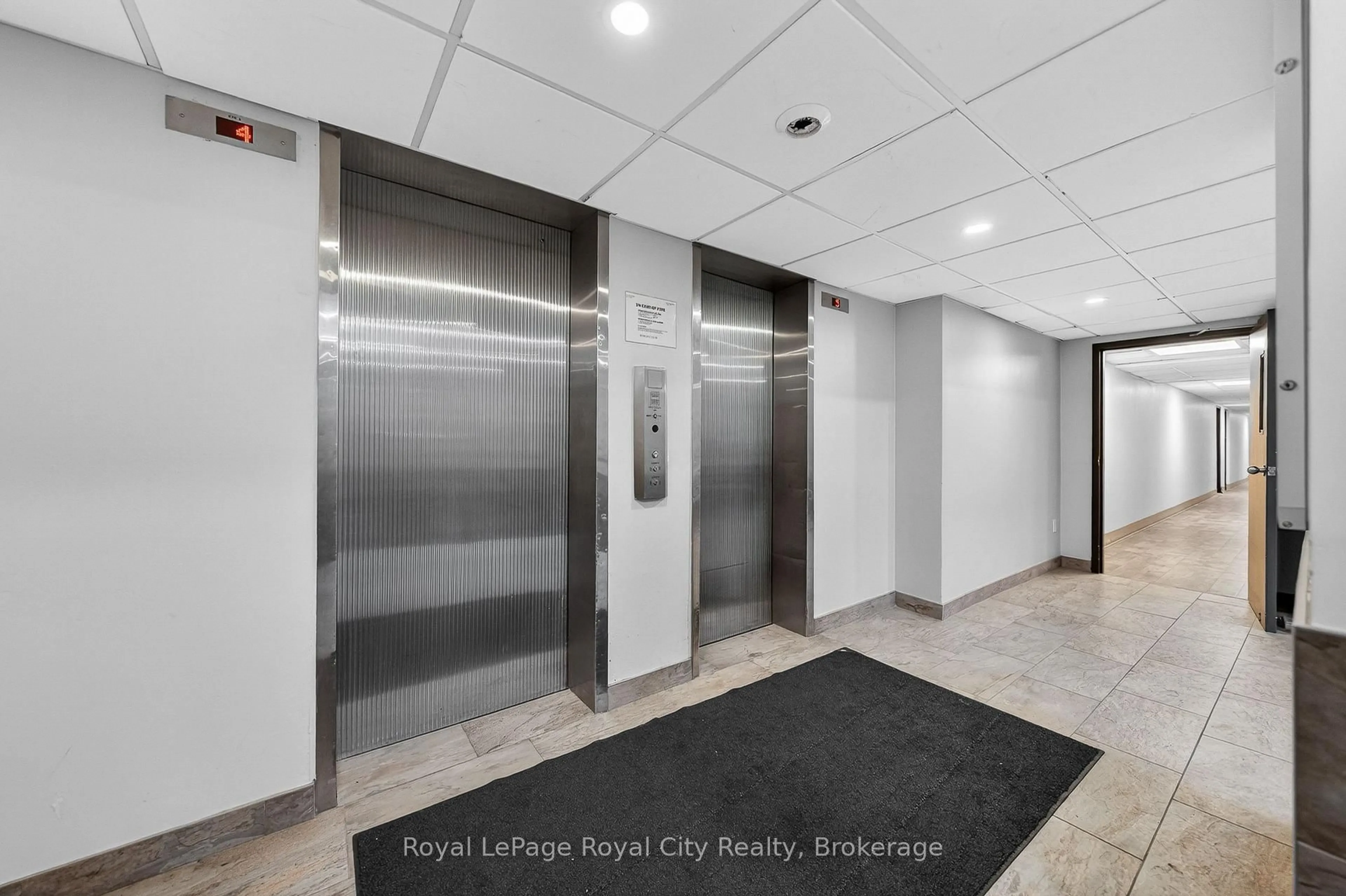 Indoor foyer for 19 Woodlawn Rd #206, Guelph Ontario N1H 7B1