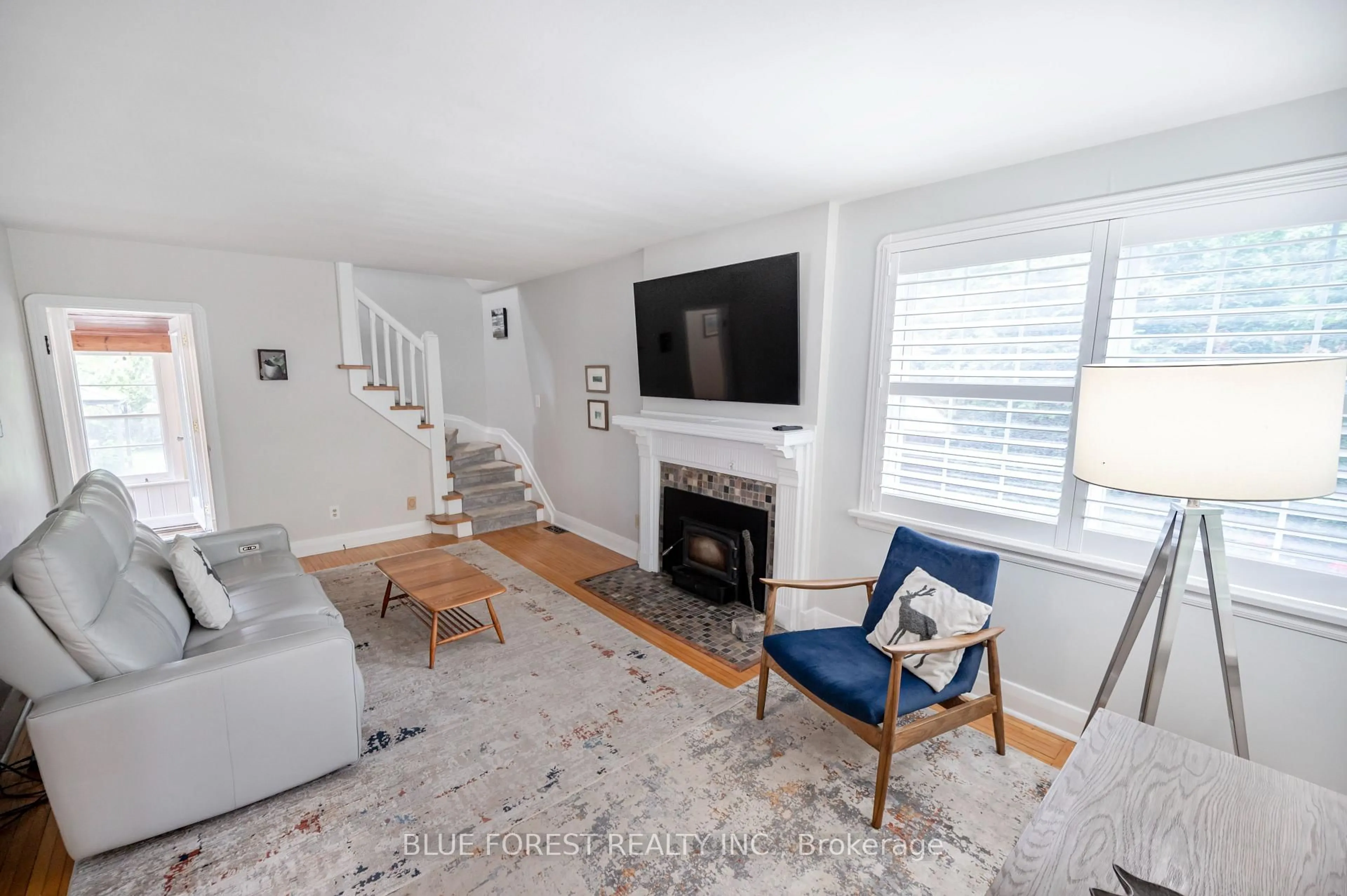 Living room with furniture, unknown for 194 Belgrave Ave, London South Ontario N6C 4B9