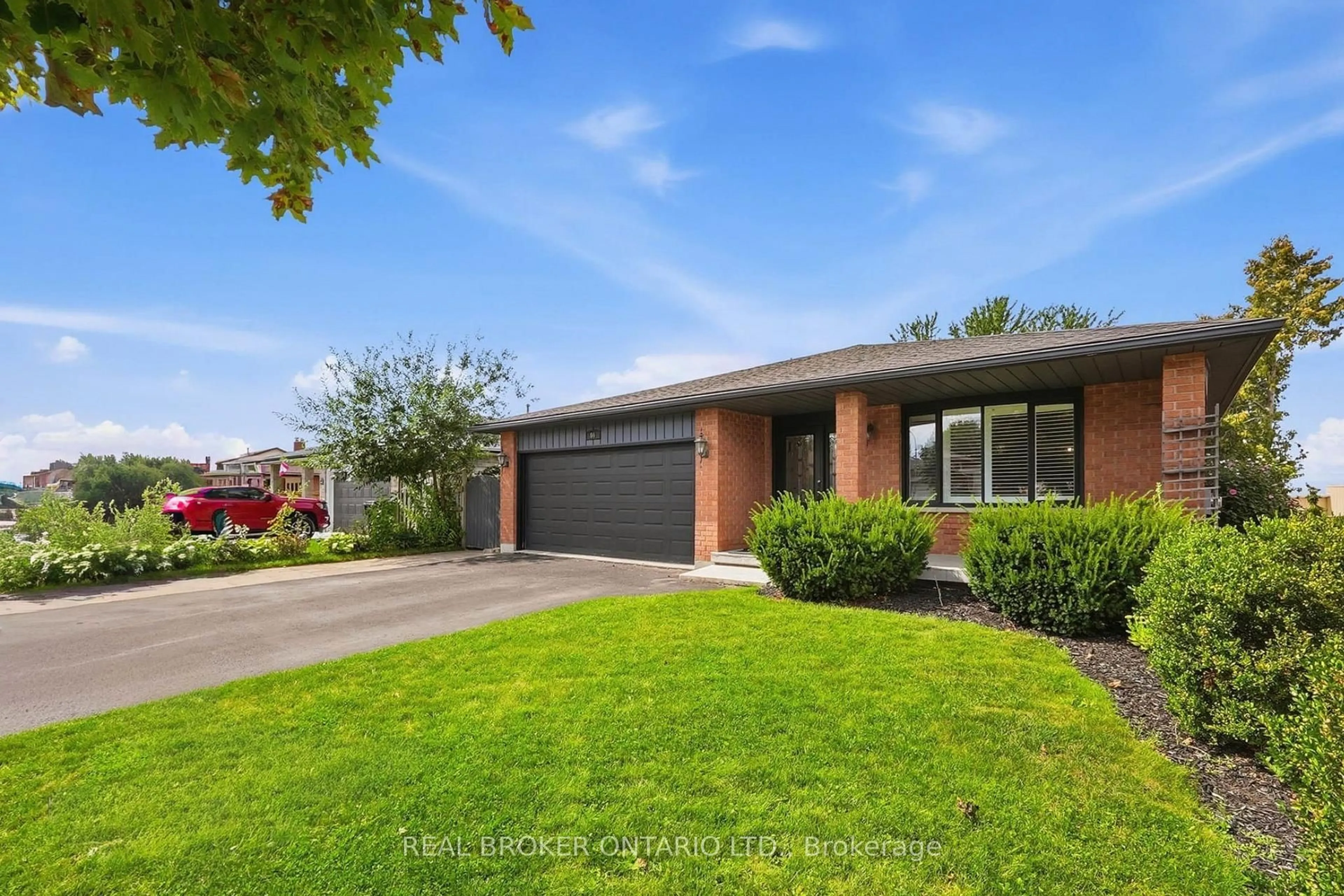 Home with brick exterior material, street for 60 Ebydale Dr, Kitchener Ontario N2A 3N8